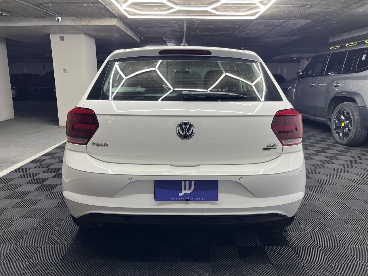Volkswagen Polo — foto 5 de 15