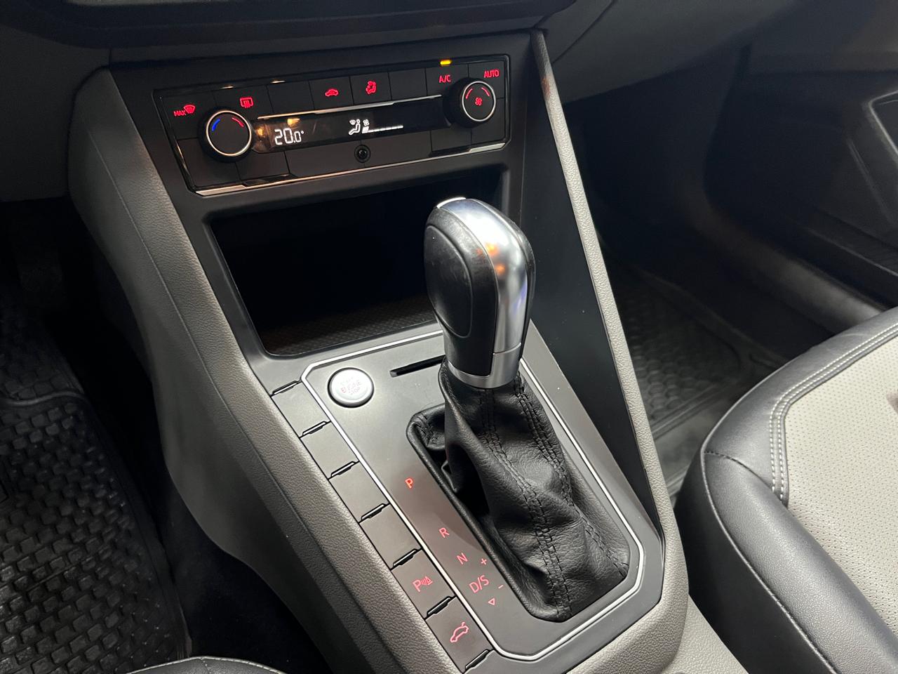 Volkswagen Polo — foto 9 de 15