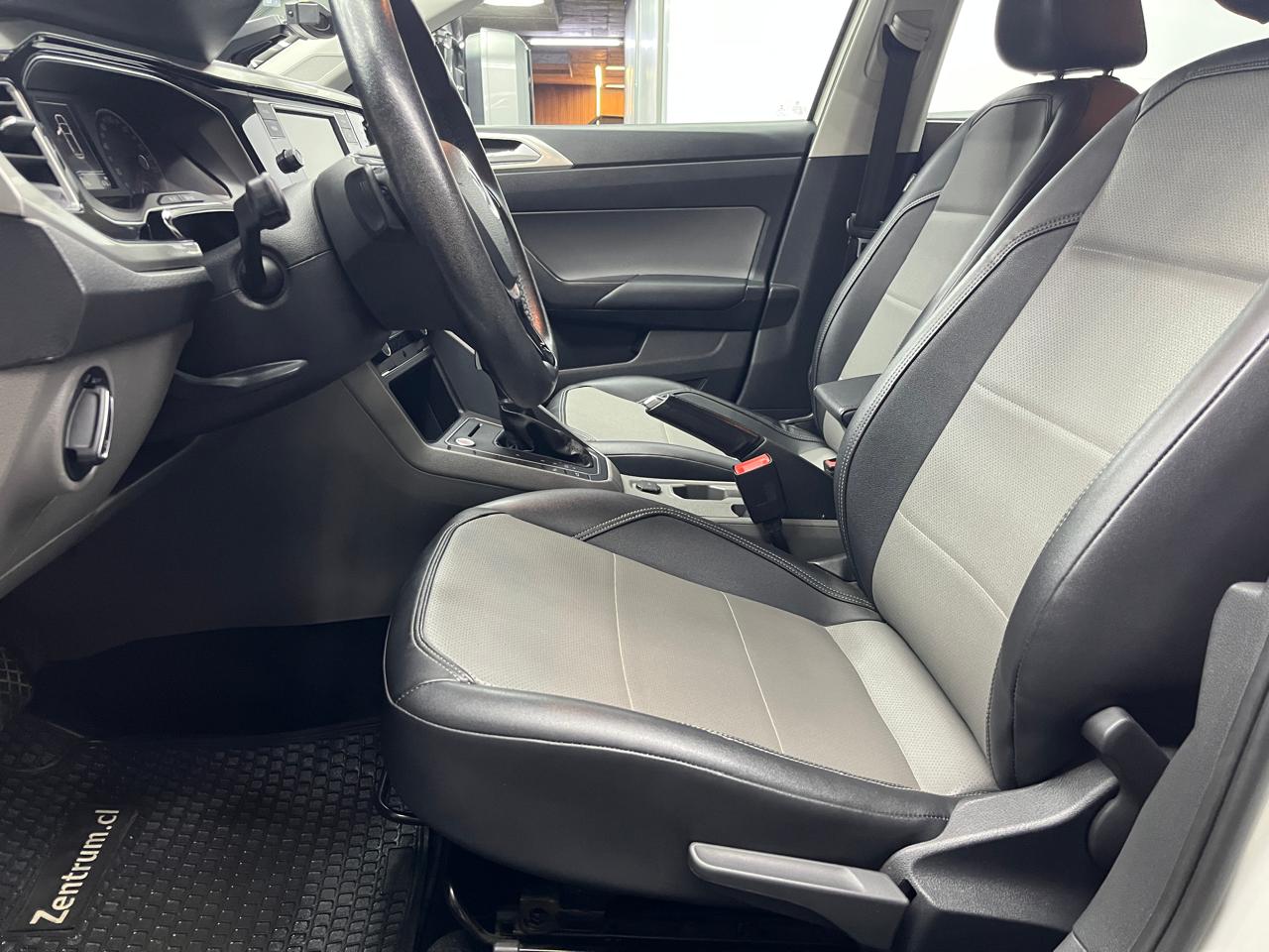 Volkswagen Polo — foto 11 de 15