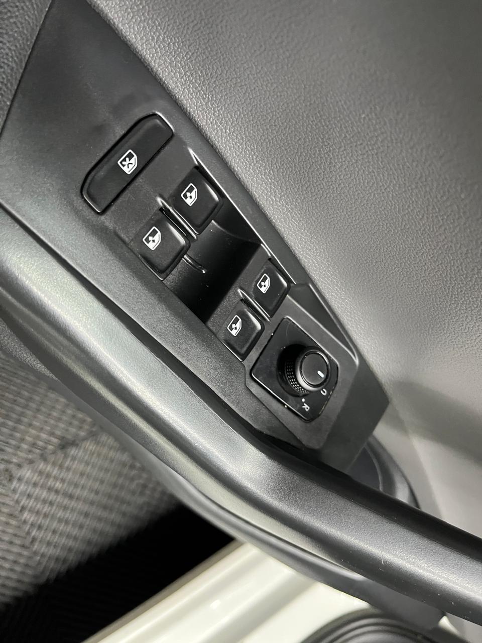 Volkswagen Polo — foto 12 de 15