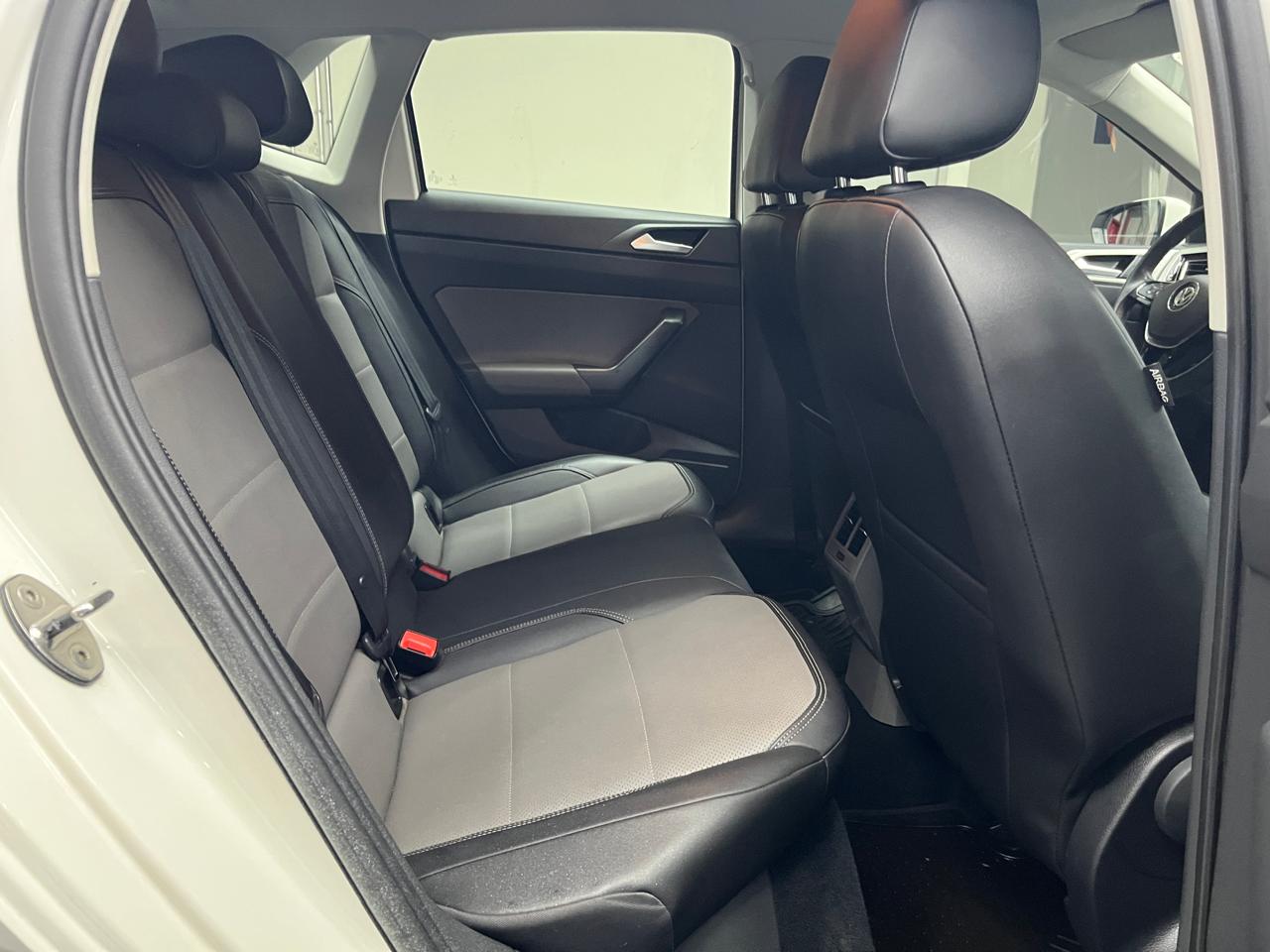 Volkswagen Polo — foto 14 de 15