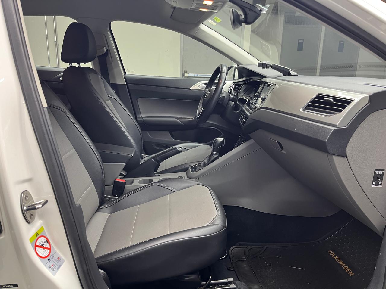 Volkswagen Polo — foto 15 de 15