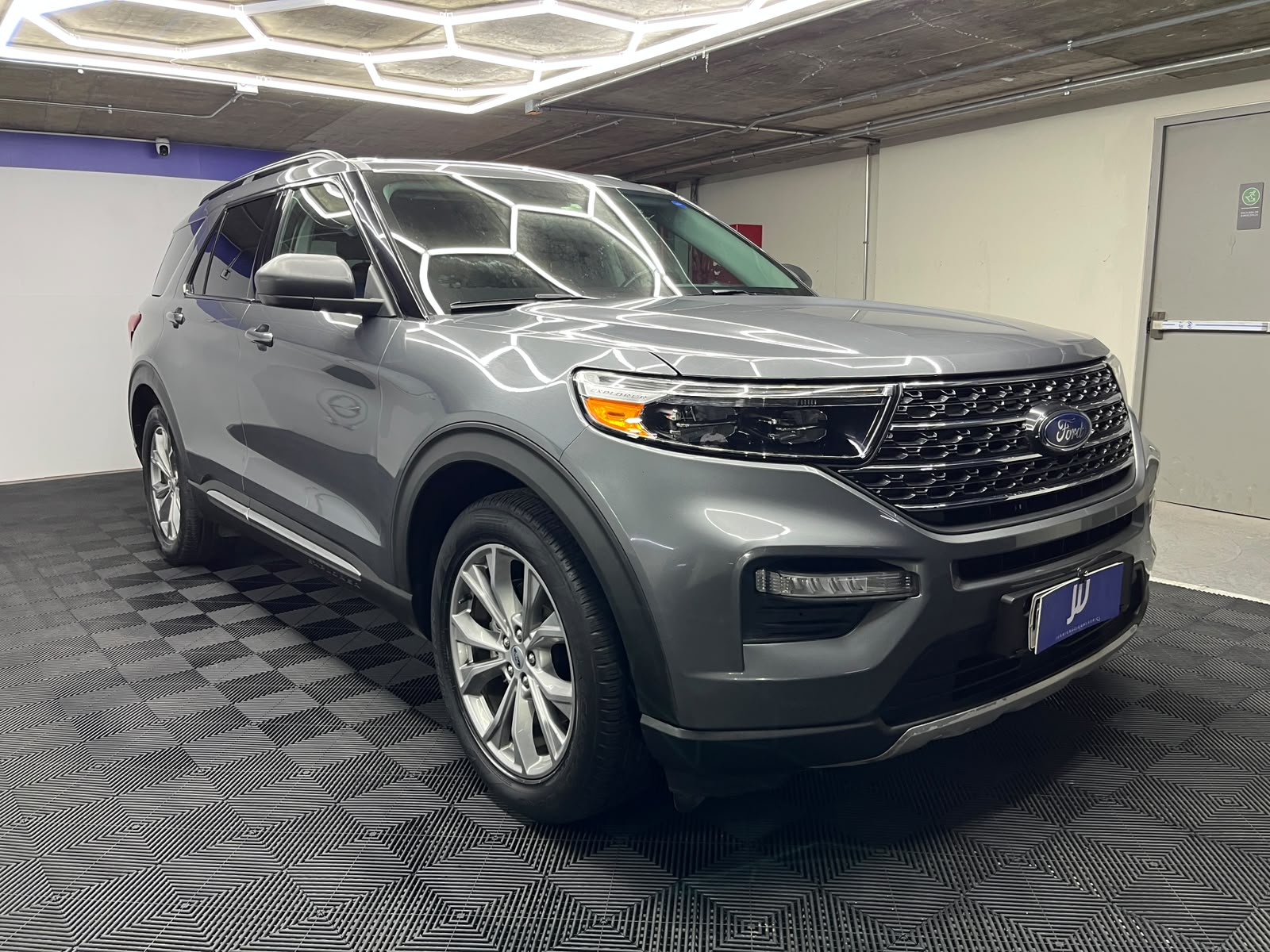 Ford Explorer — foto 3 de 15