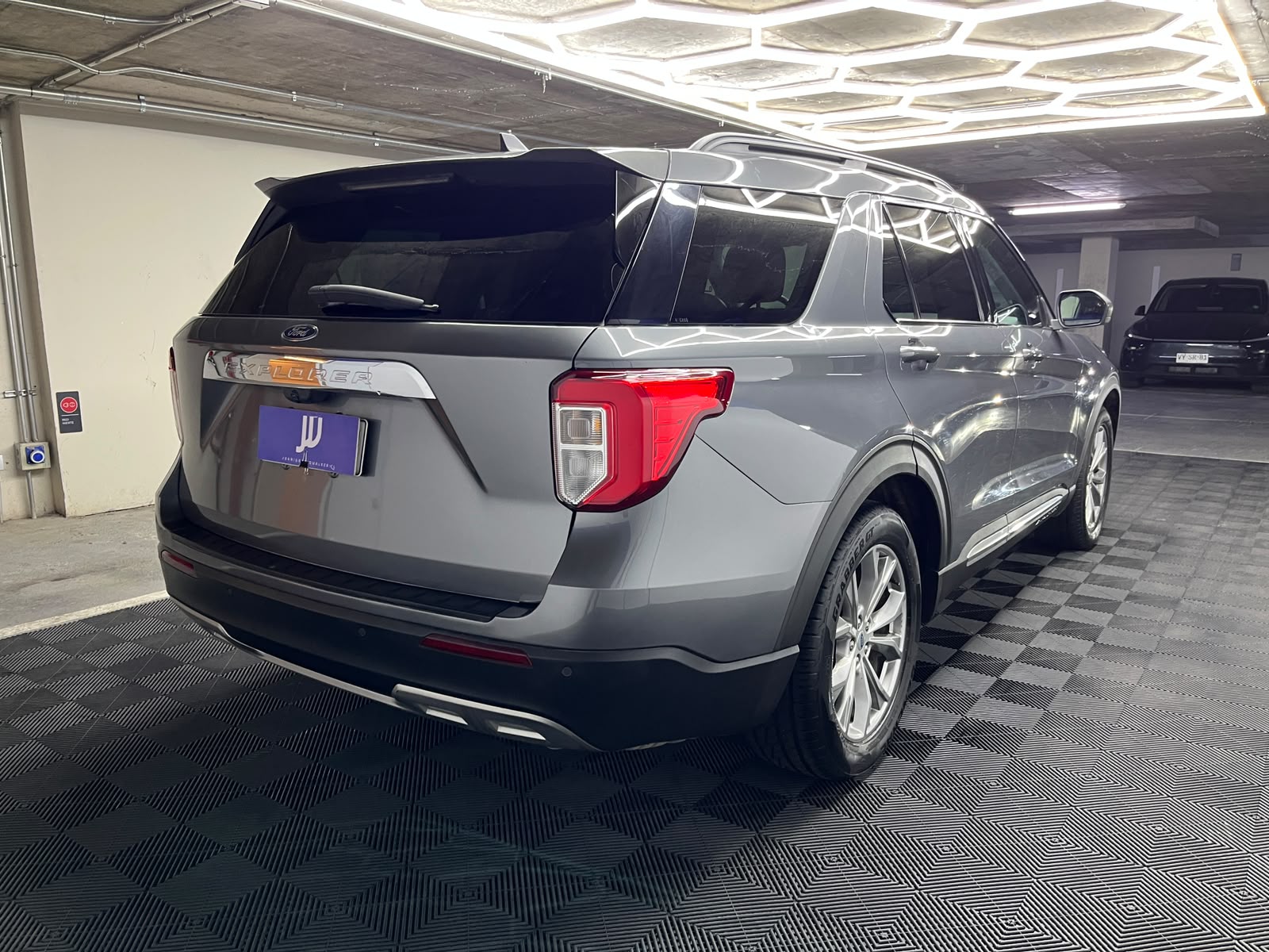 Ford Explorer — foto 4 de 15