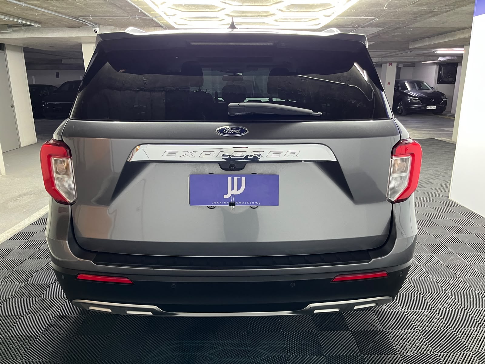 Ford Explorer — foto 5 de 15