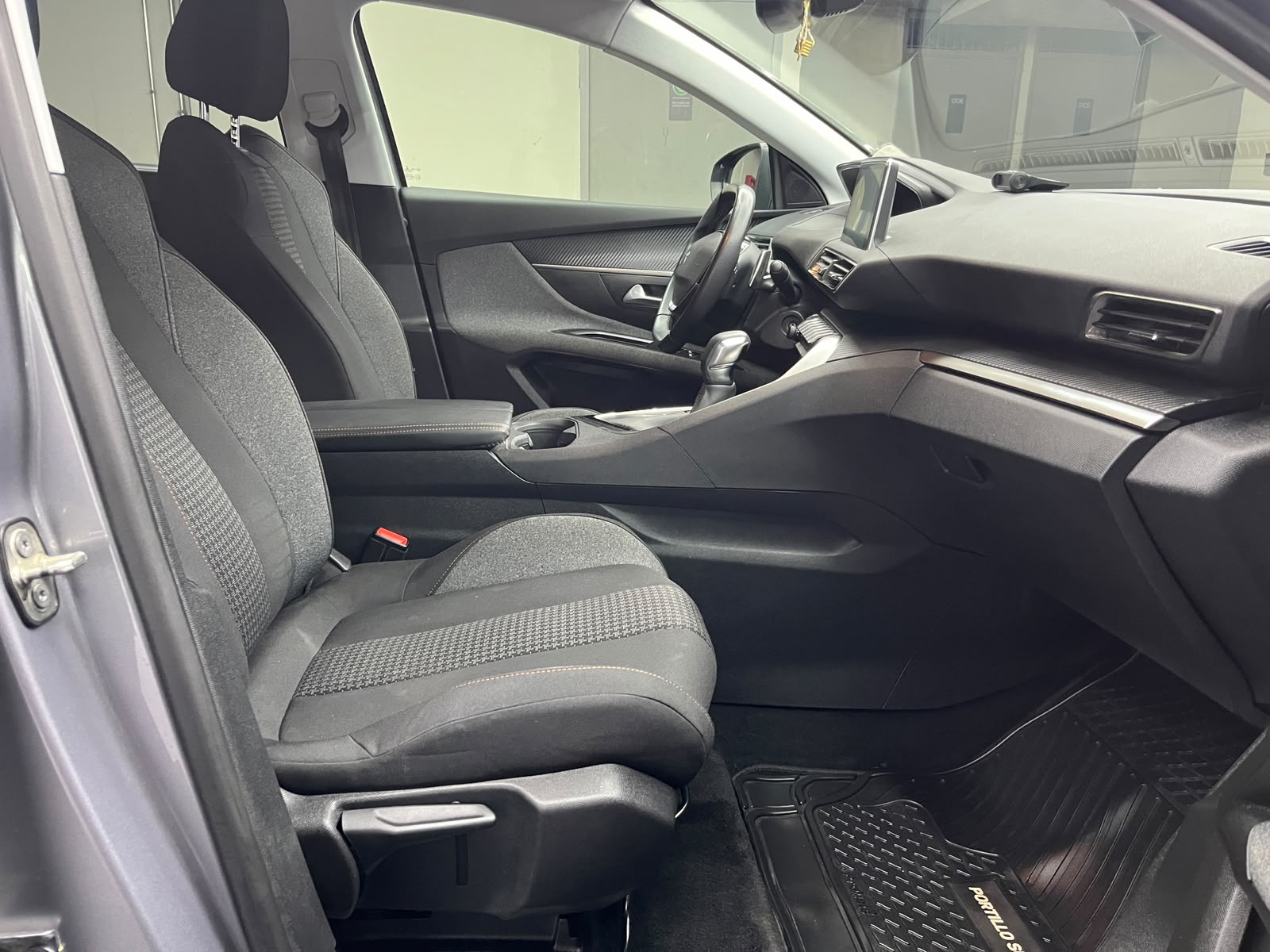 Peugeot 5008 — foto 13 de 16