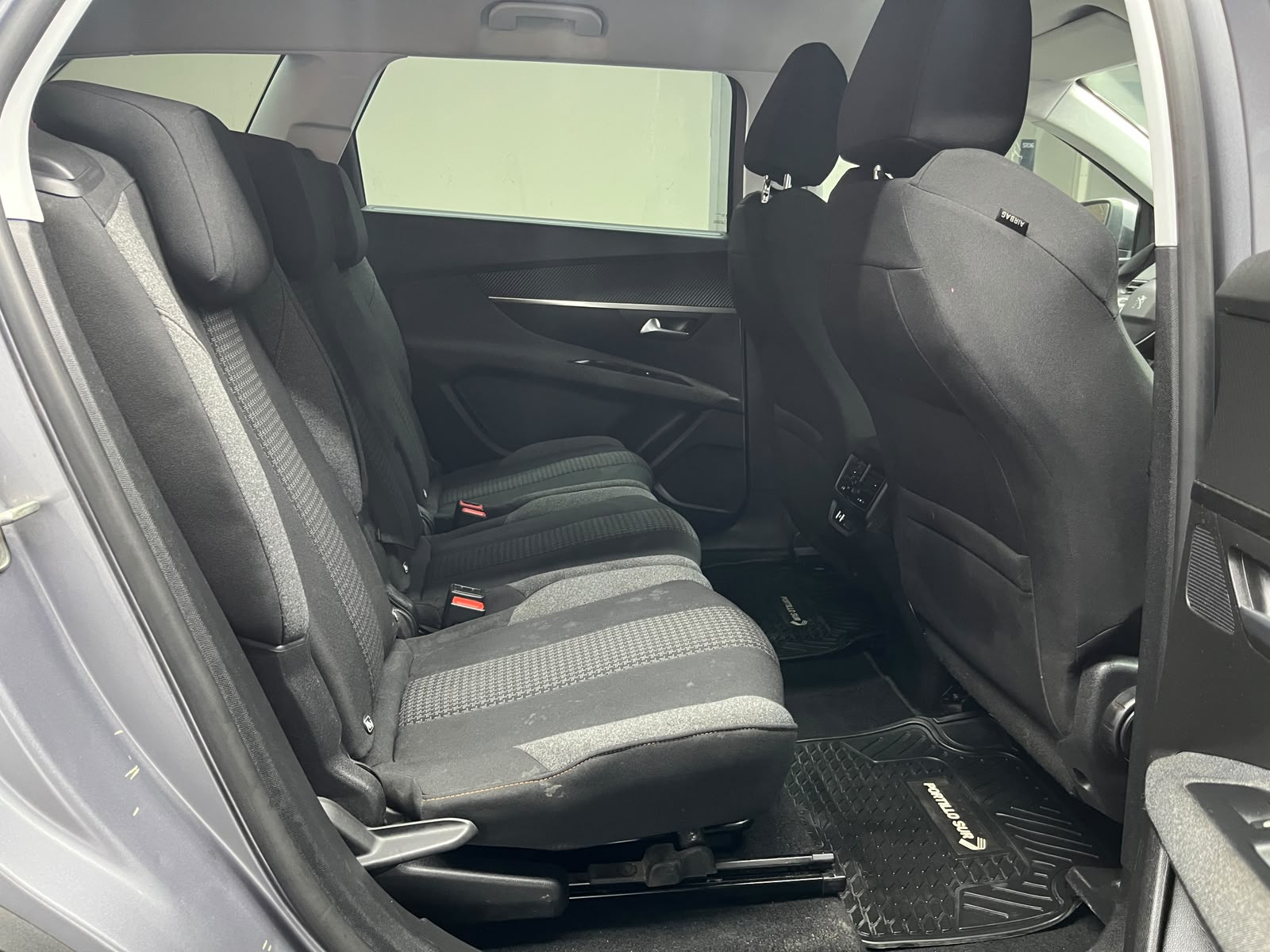 Peugeot 5008 — foto 14 de 16