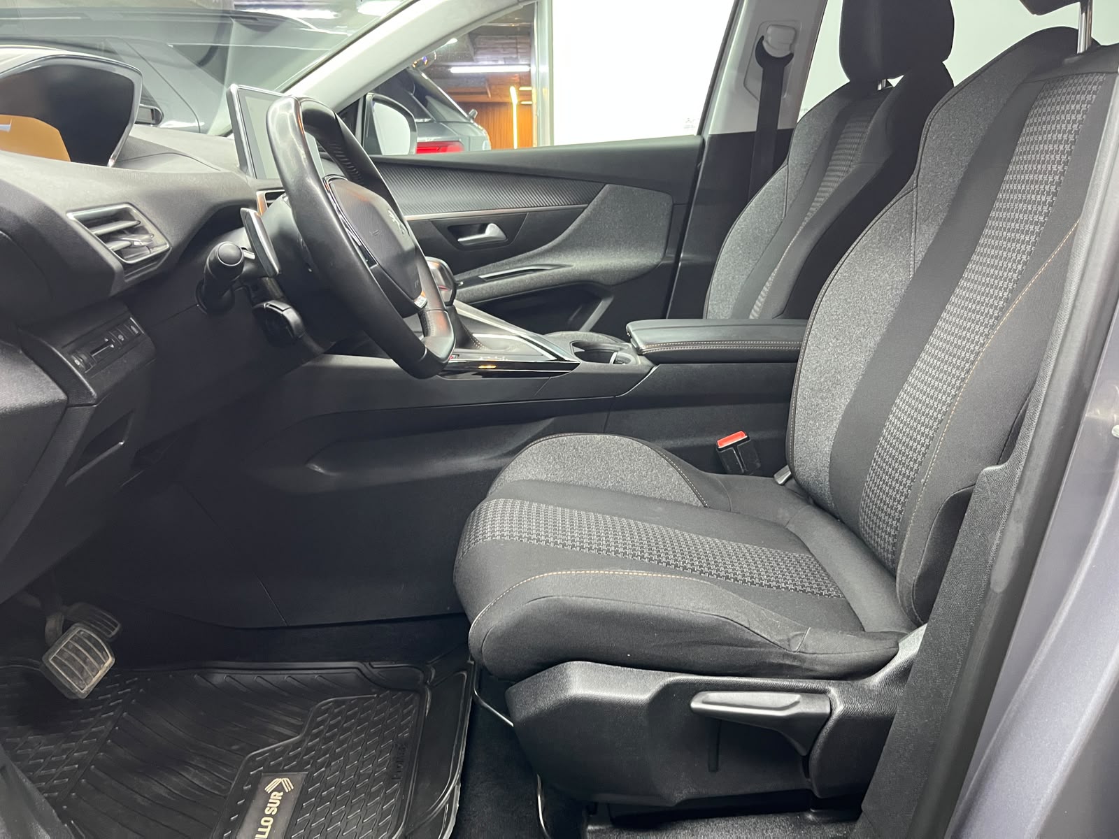 Peugeot 5008 — foto 15 de 16