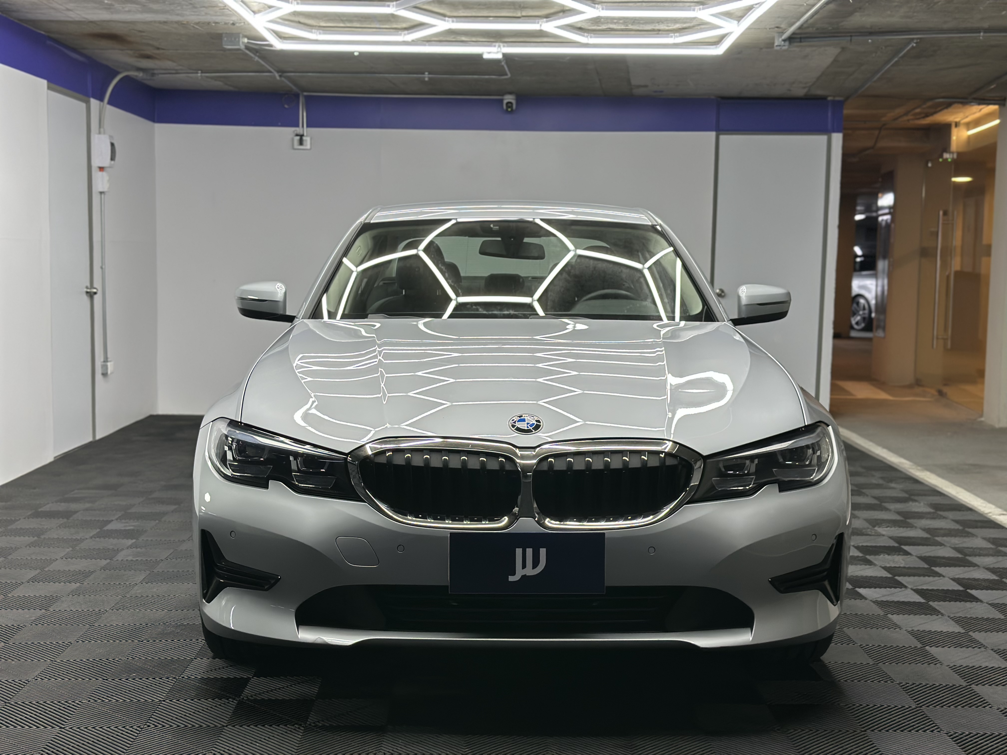 BMW 320 — foto 2 de 16