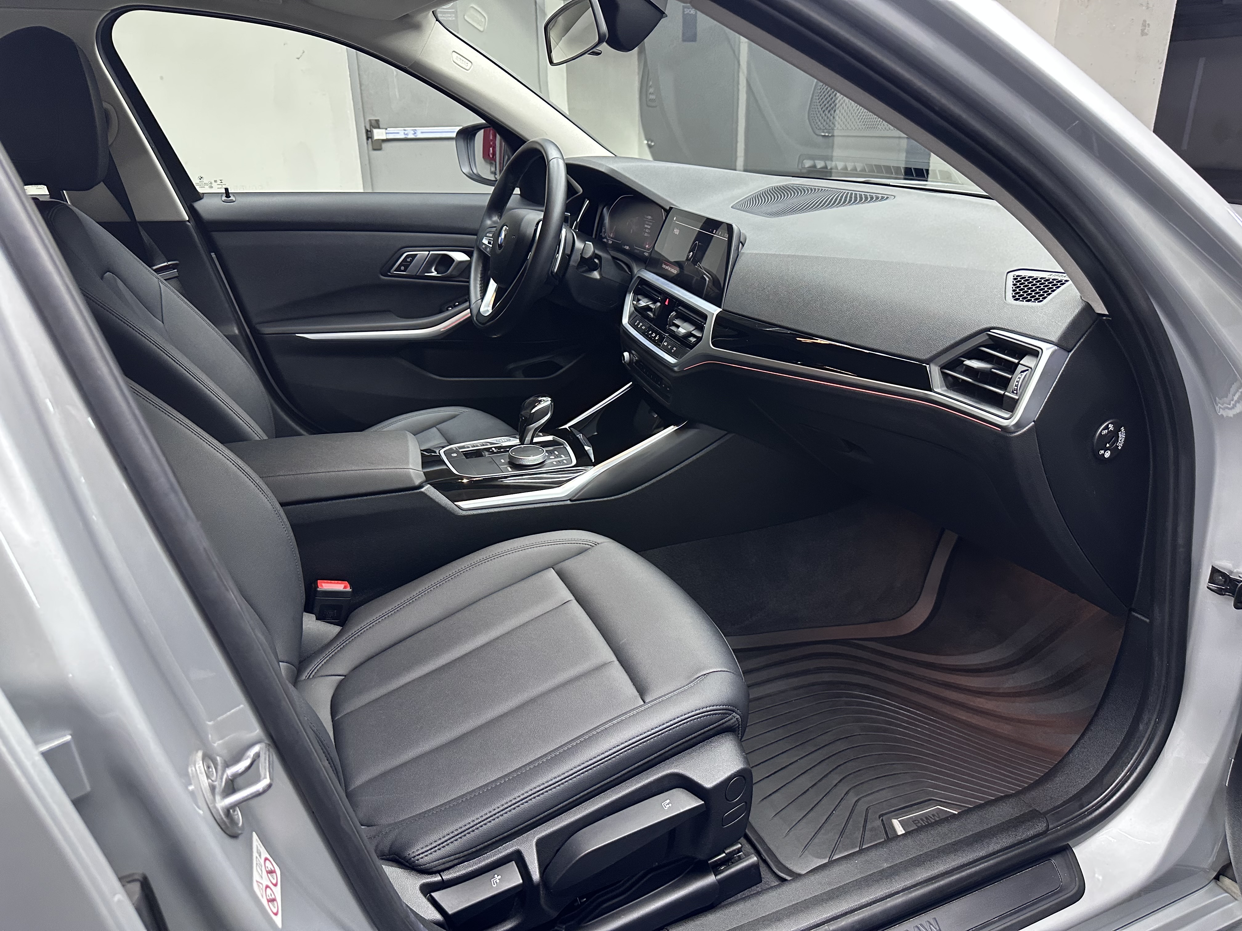 BMW 320 — foto 15 de 16