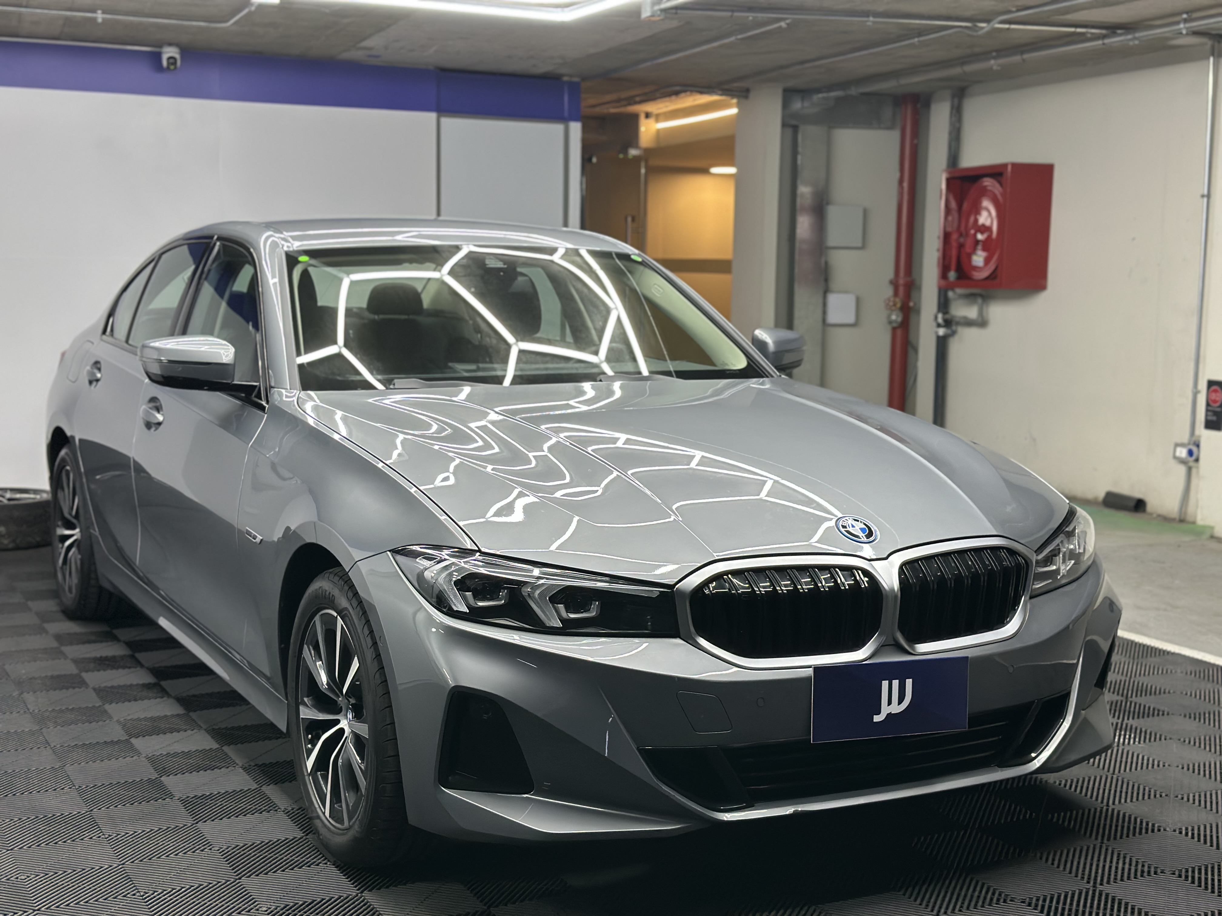 BMW 330
