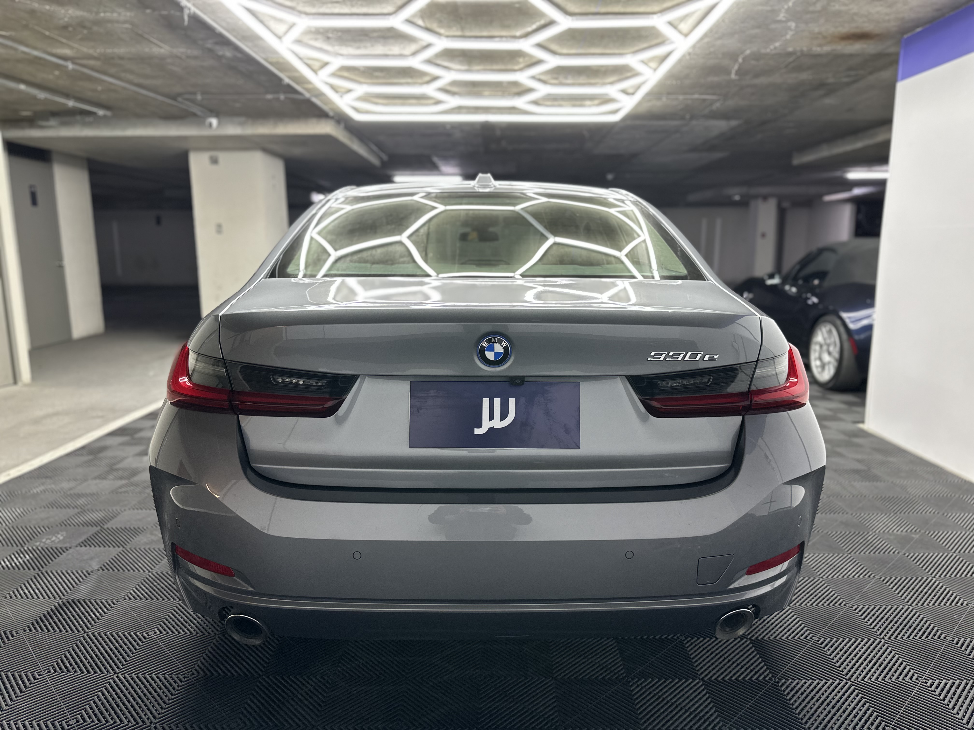 BMW 330 — foto 6 de 17