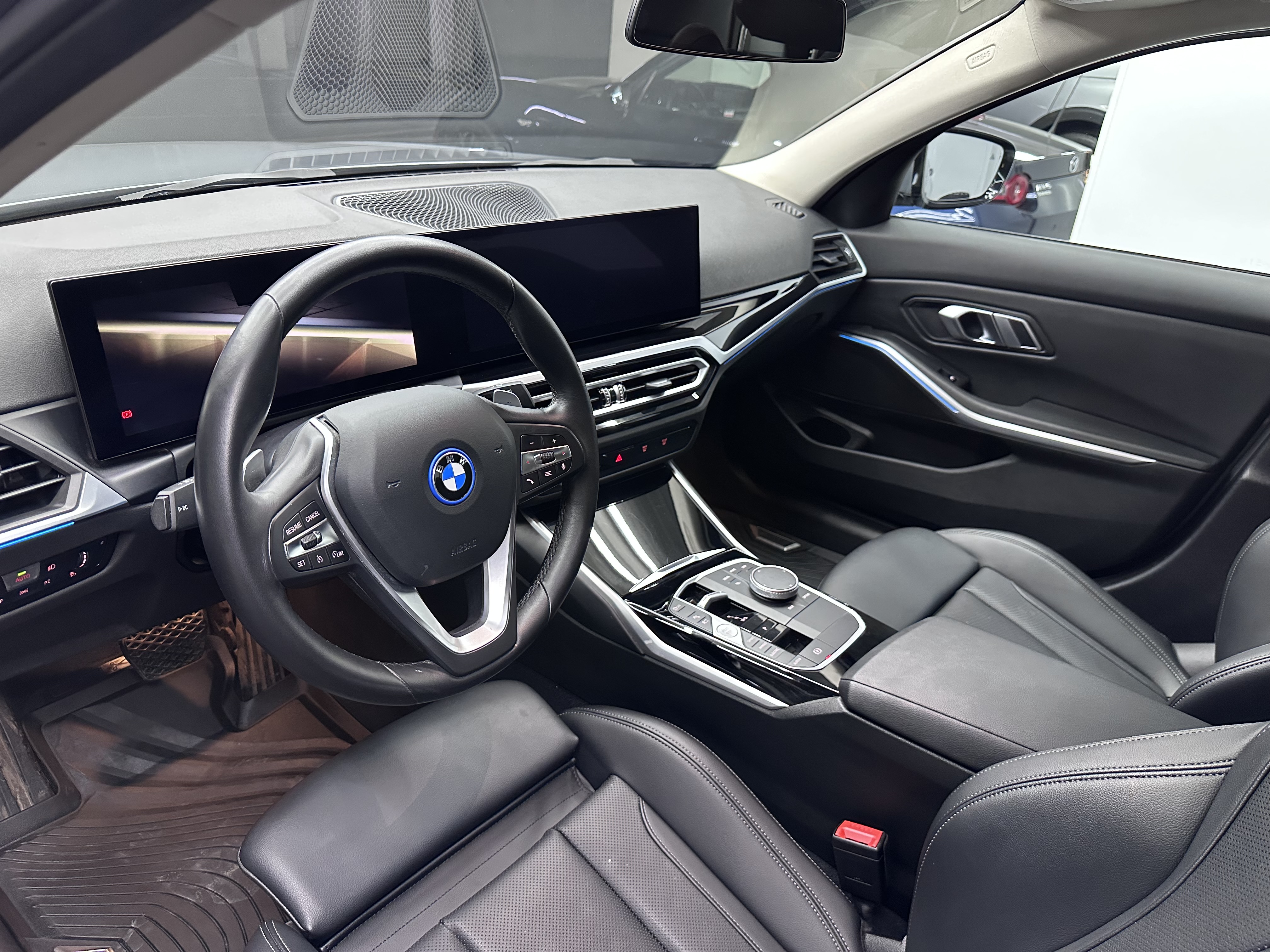 BMW 330 — foto 7 de 17