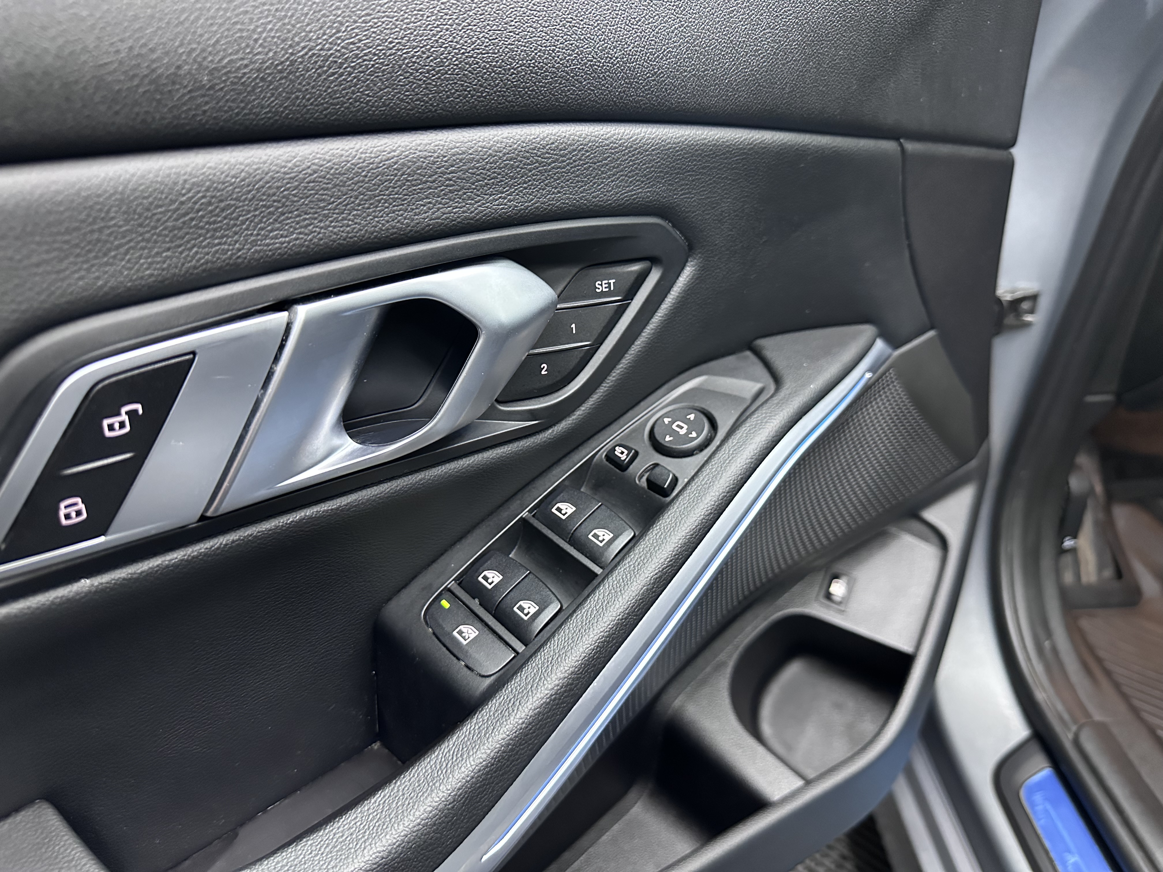 BMW 330 — foto 8 de 17