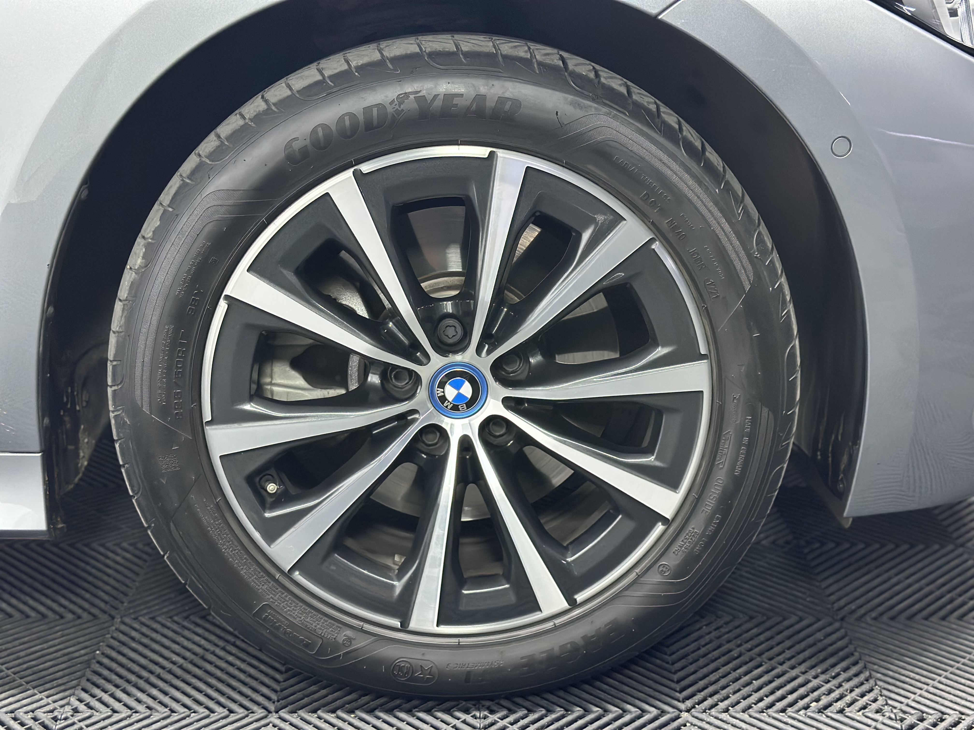 BMW 330 — foto 17 de 17