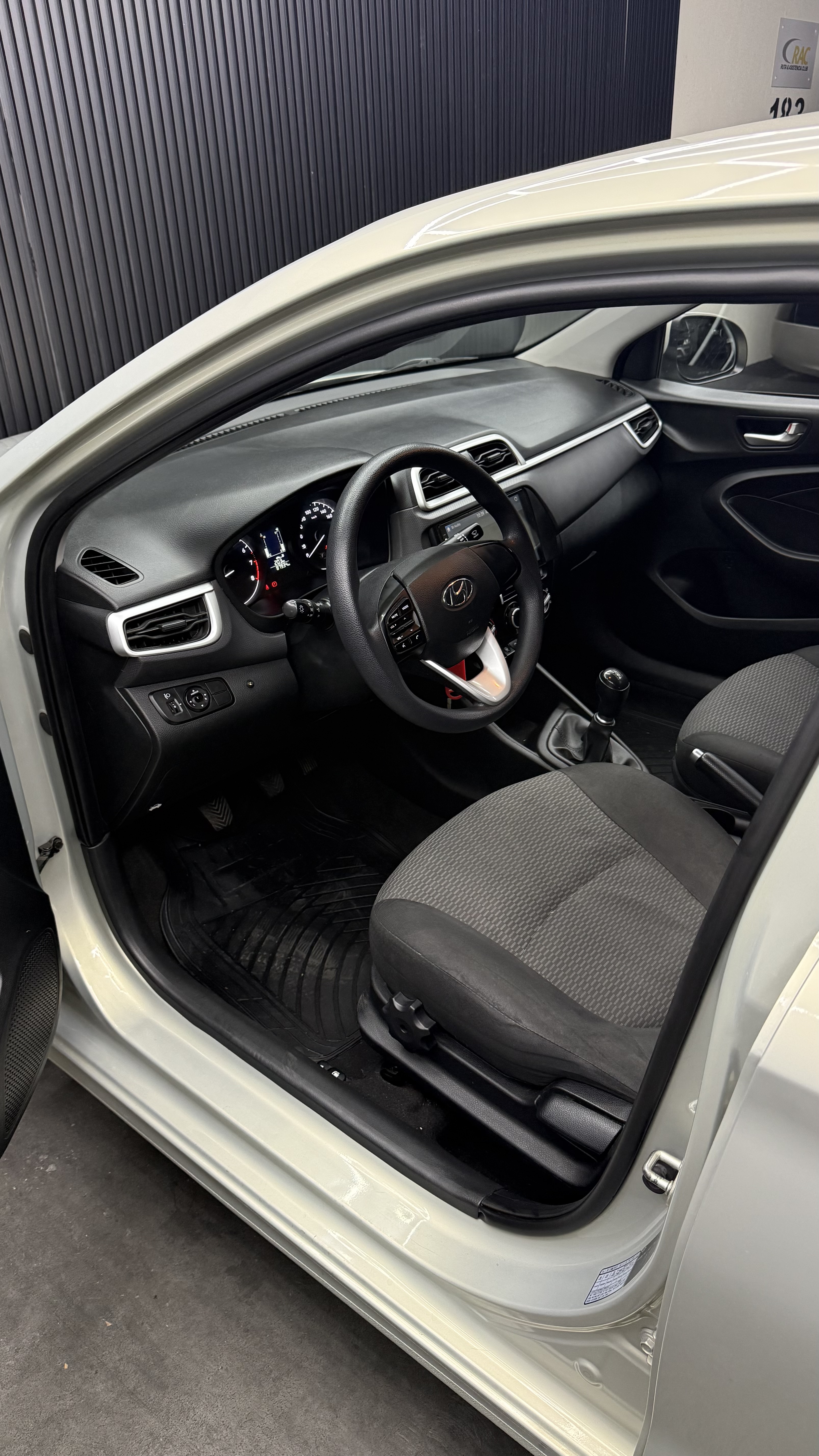 Hyundai Verna 2022 — foto 9