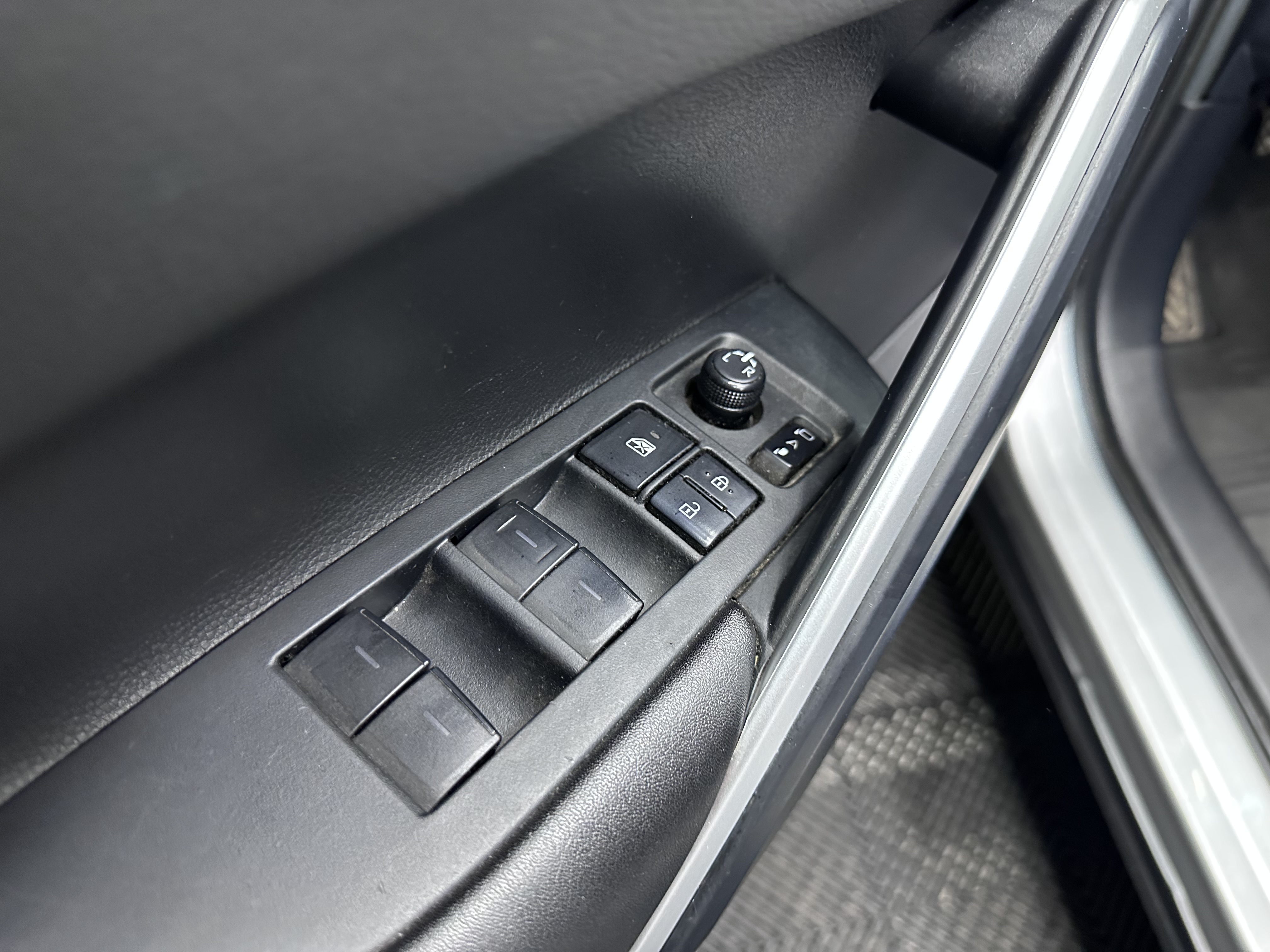 Toyota Corolla Cross — foto 10 de 19