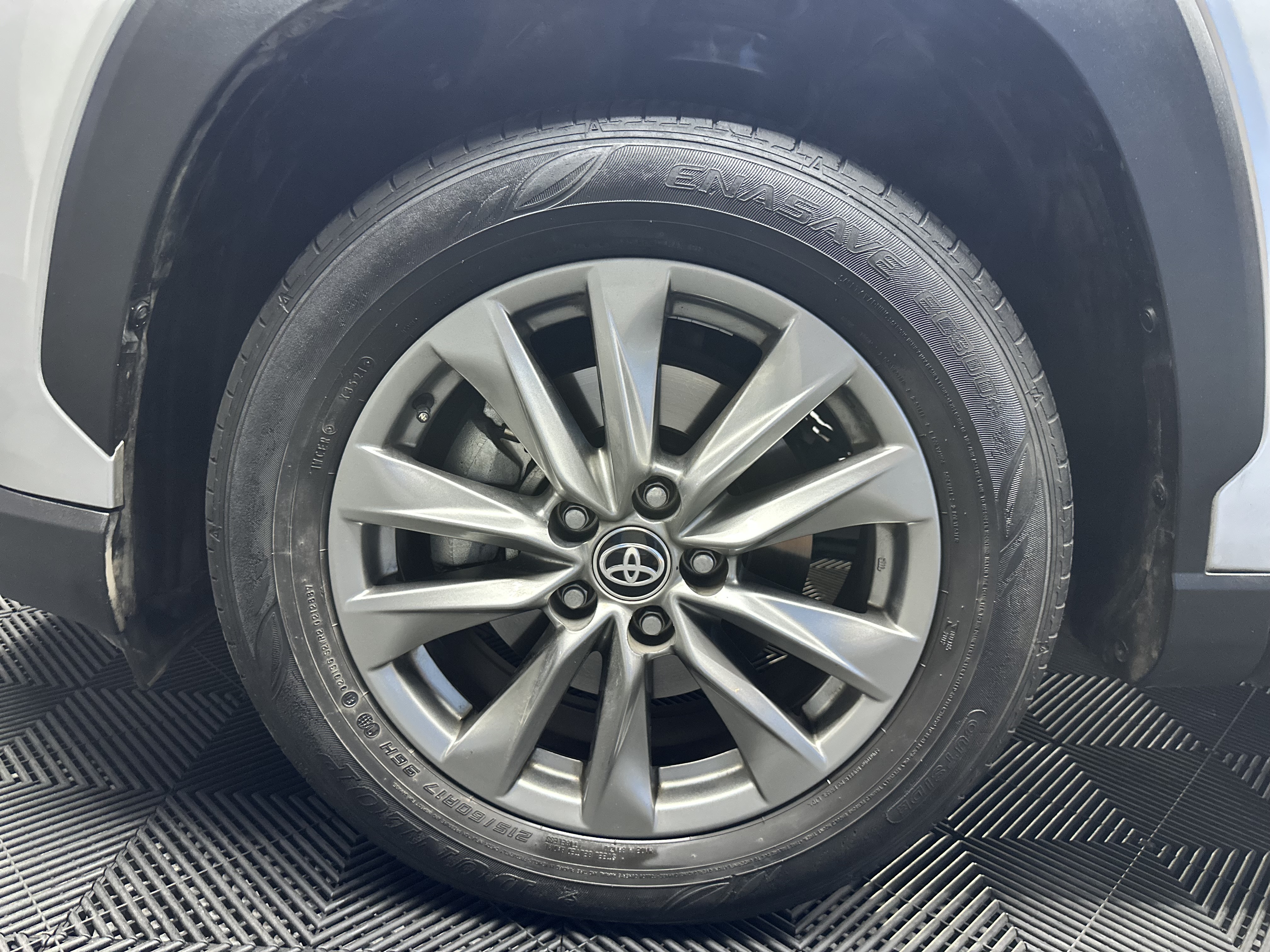 Toyota Corolla Cross — foto 19 de 19