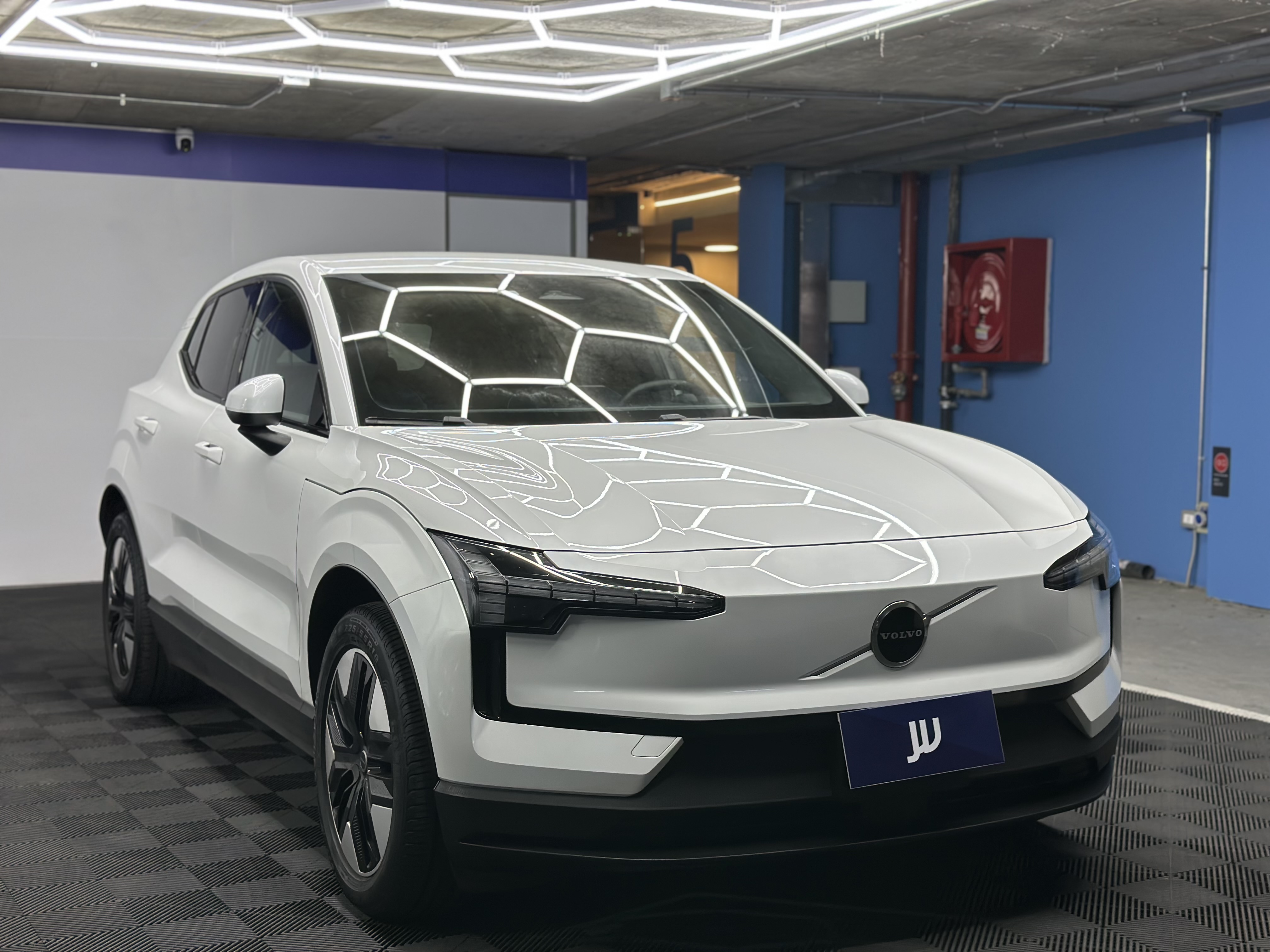 Volvo Ex30 — foto 3 de 17