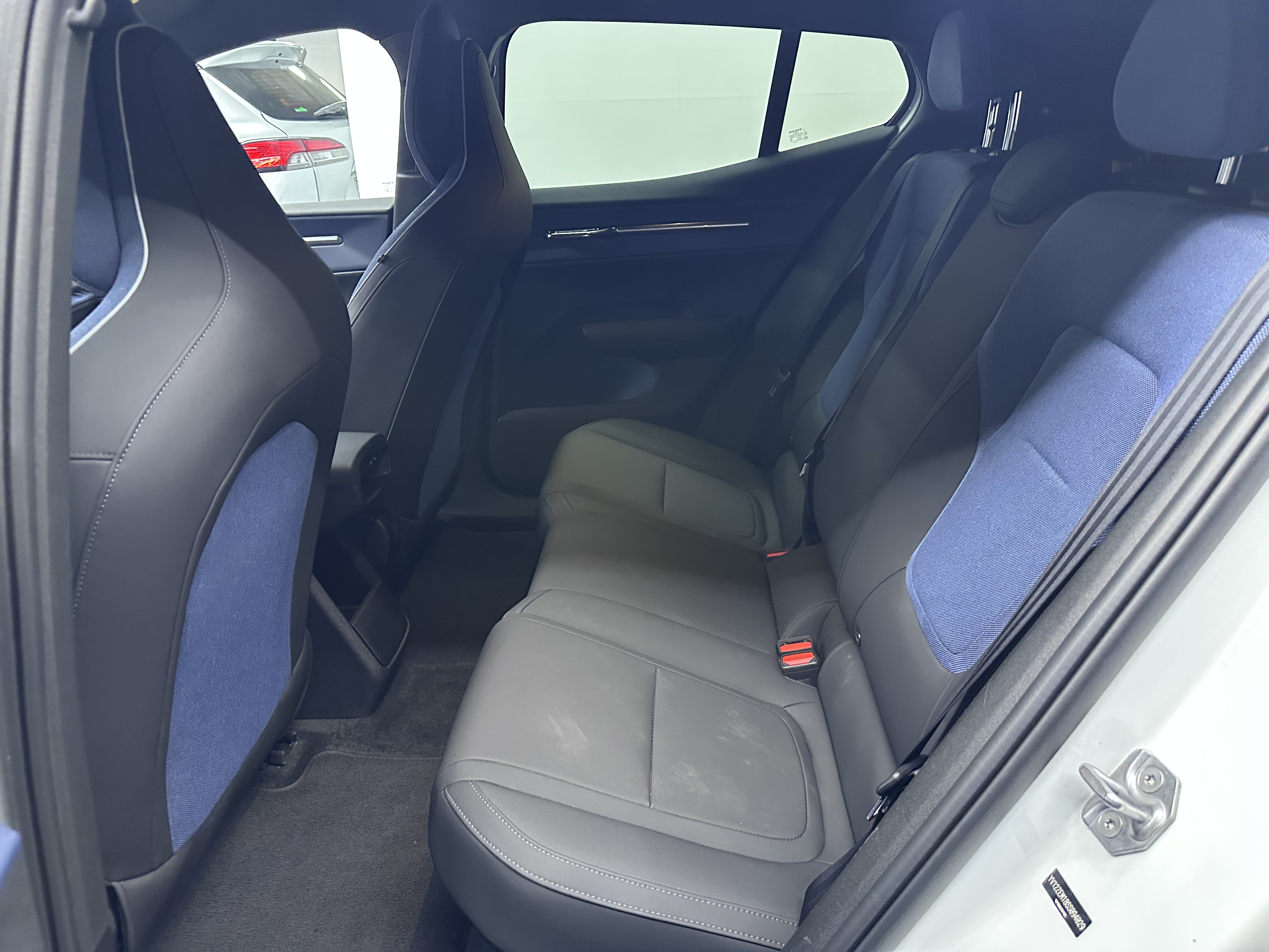 Volvo Ex30 — foto 11 de 17