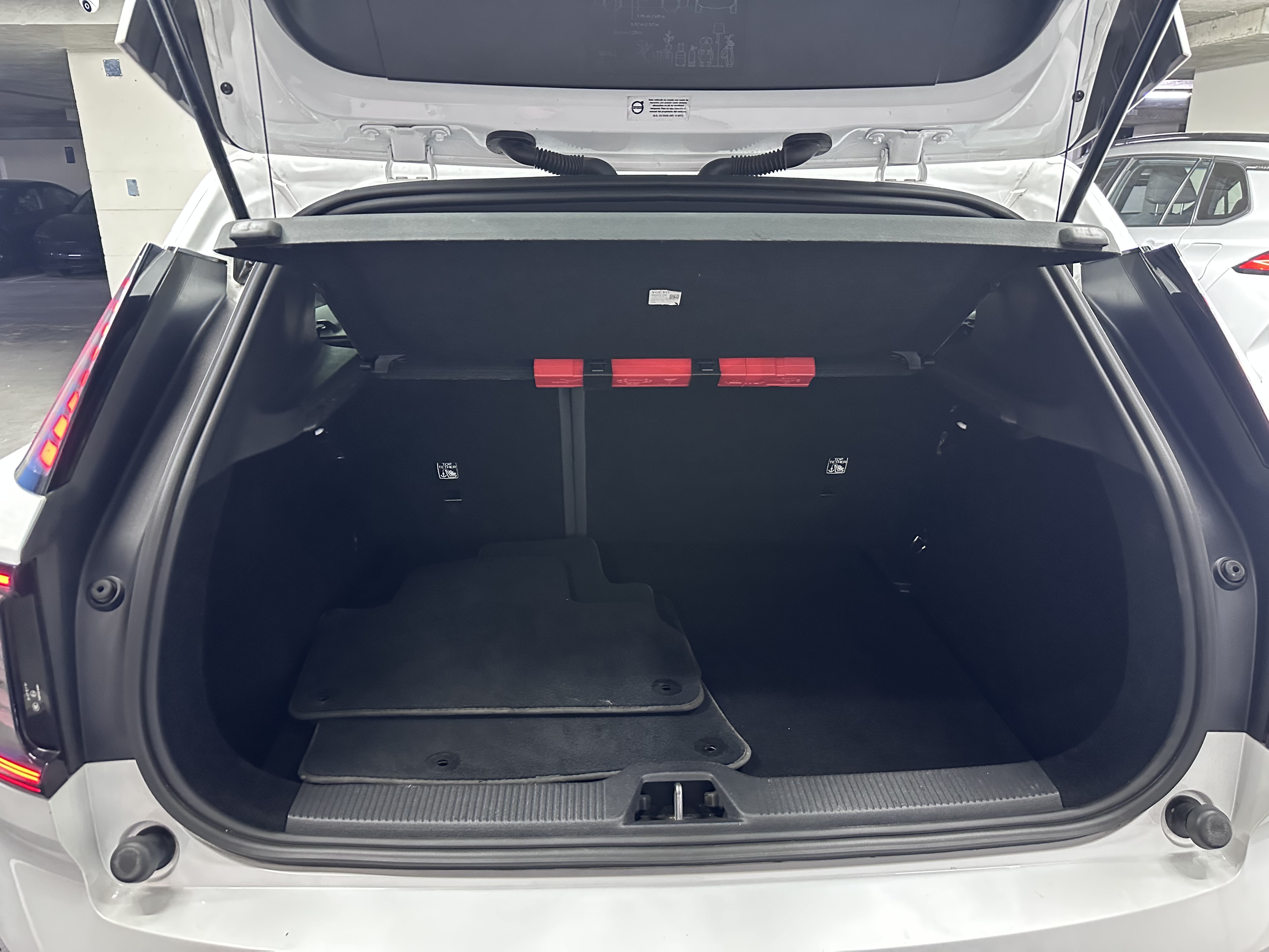 Volvo Ex30 — foto 12 de 17