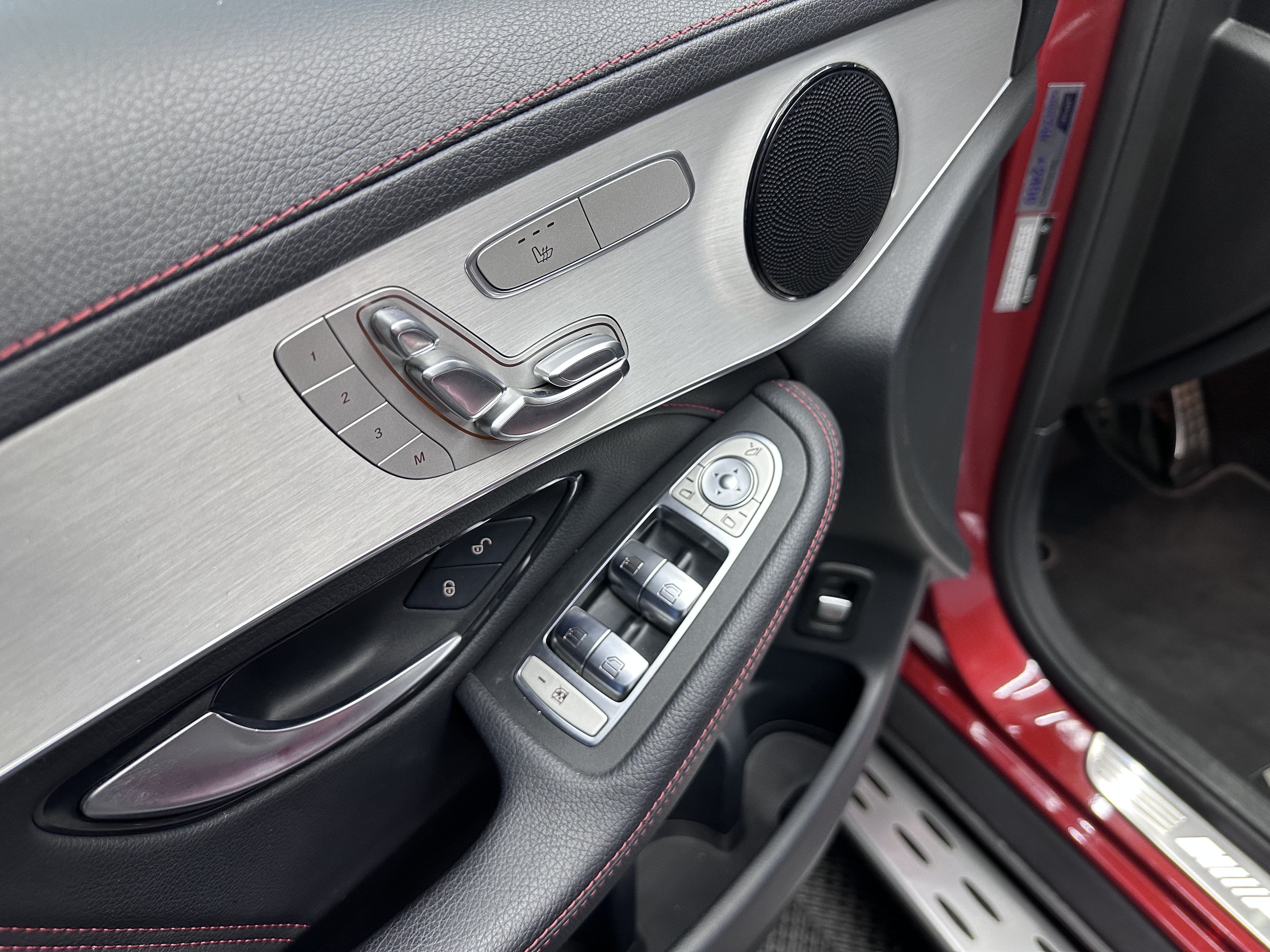 Mercedes-Benz Glc43 Amg — foto 9 de 17