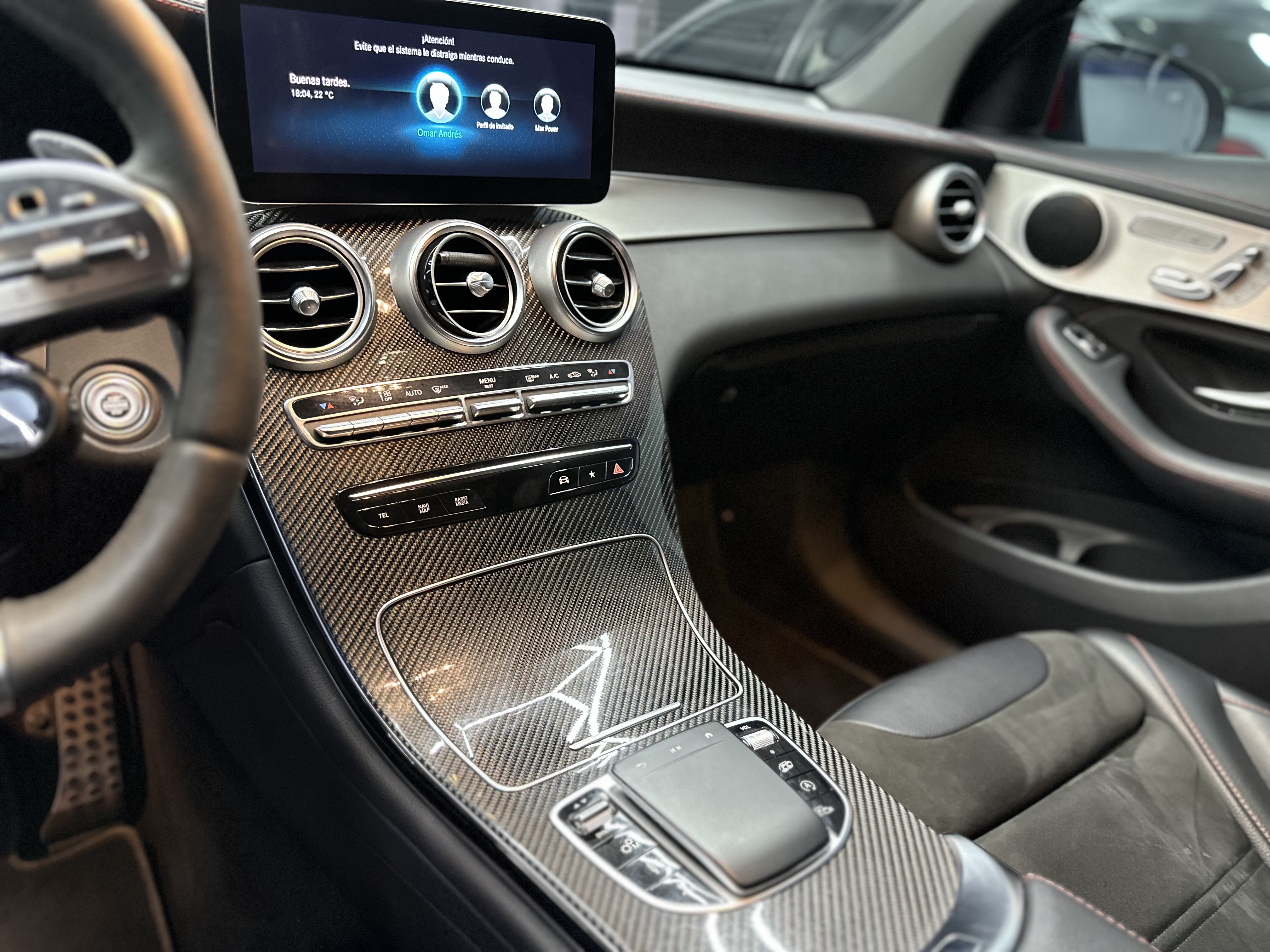Mercedes-Benz Glc43 Amg — foto 11 de 17