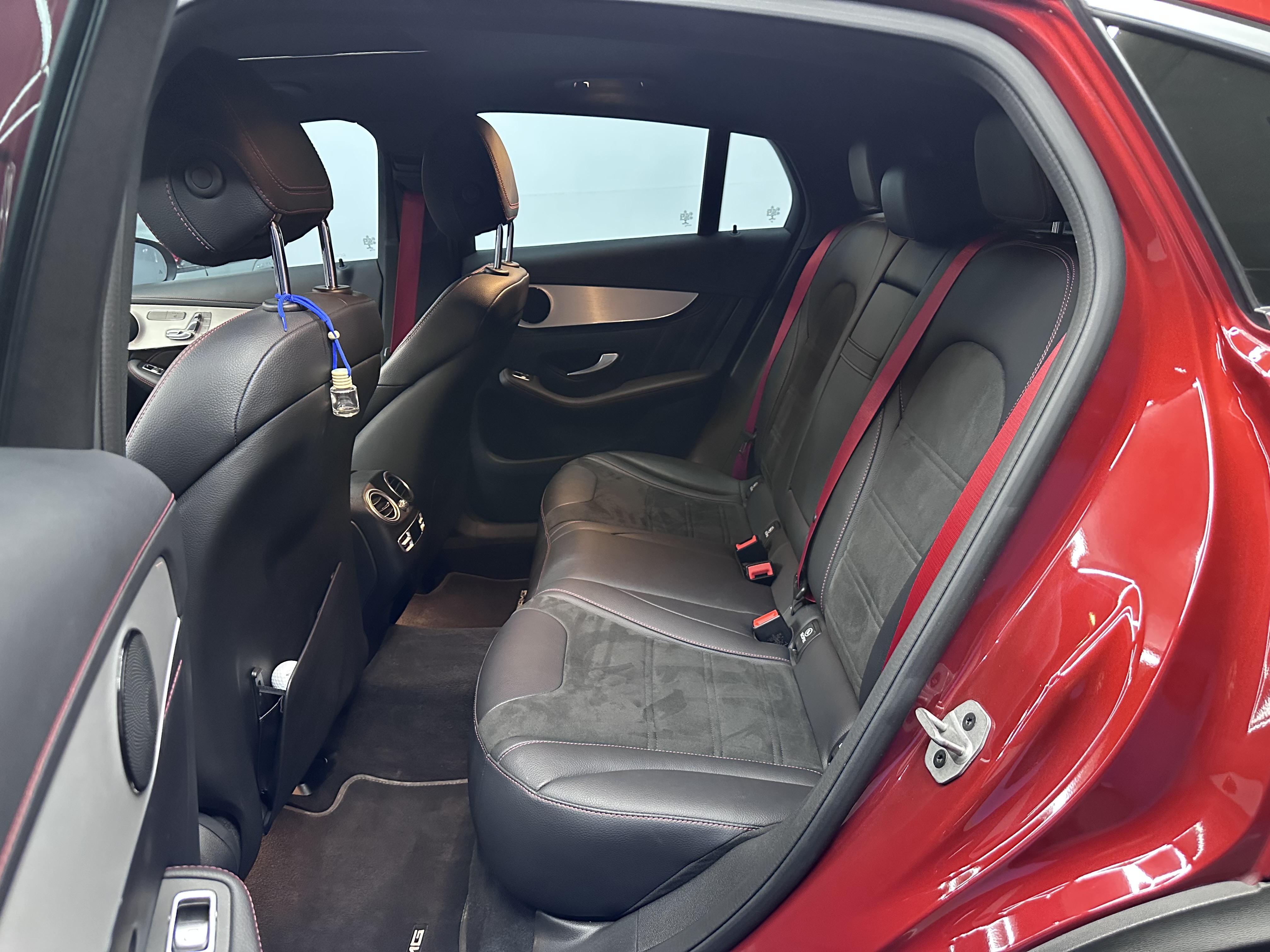 Mercedes-Benz Glc43 Amg — foto 12 de 17