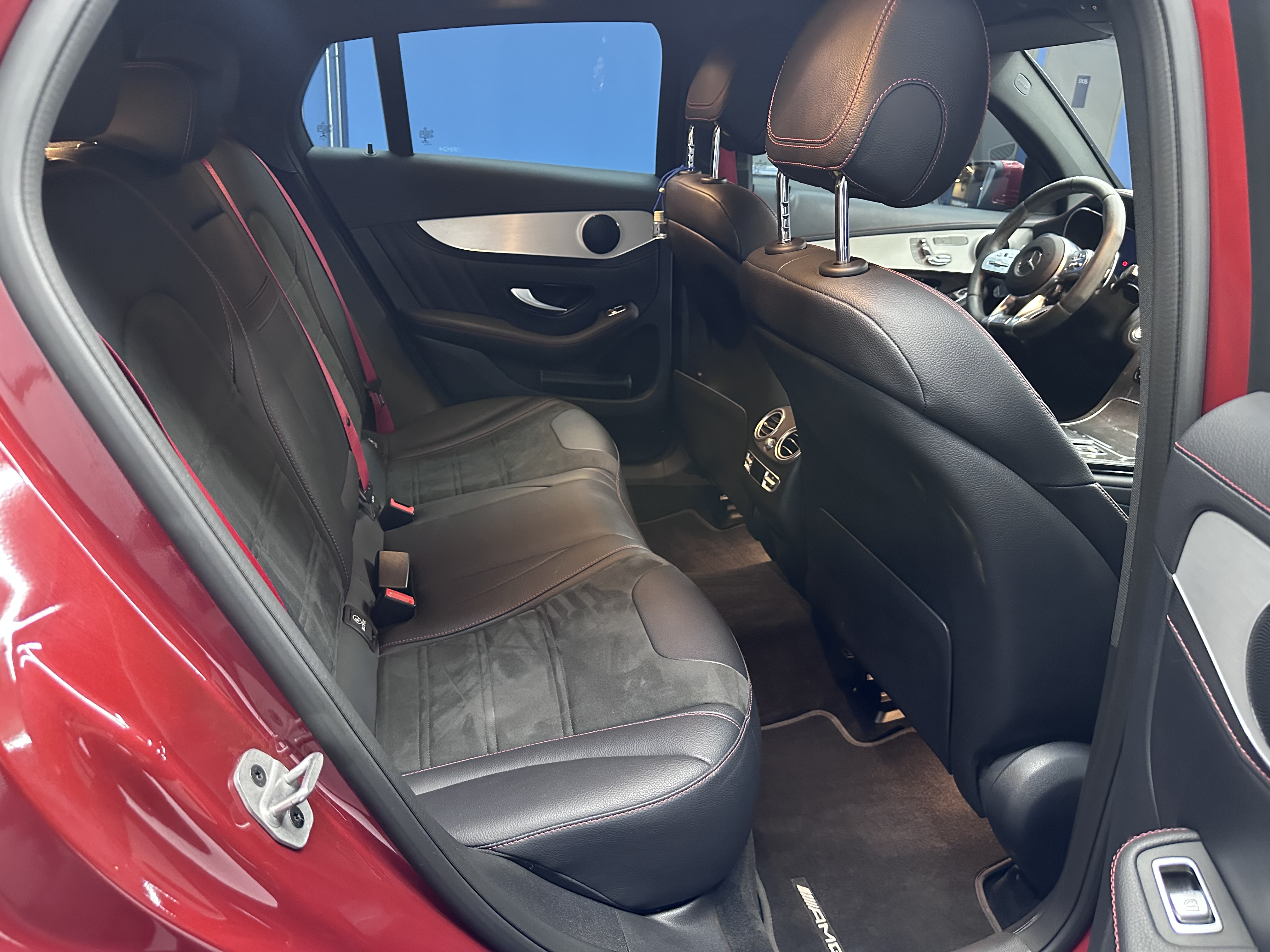 Mercedes-Benz Glc43 Amg — foto 13 de 17