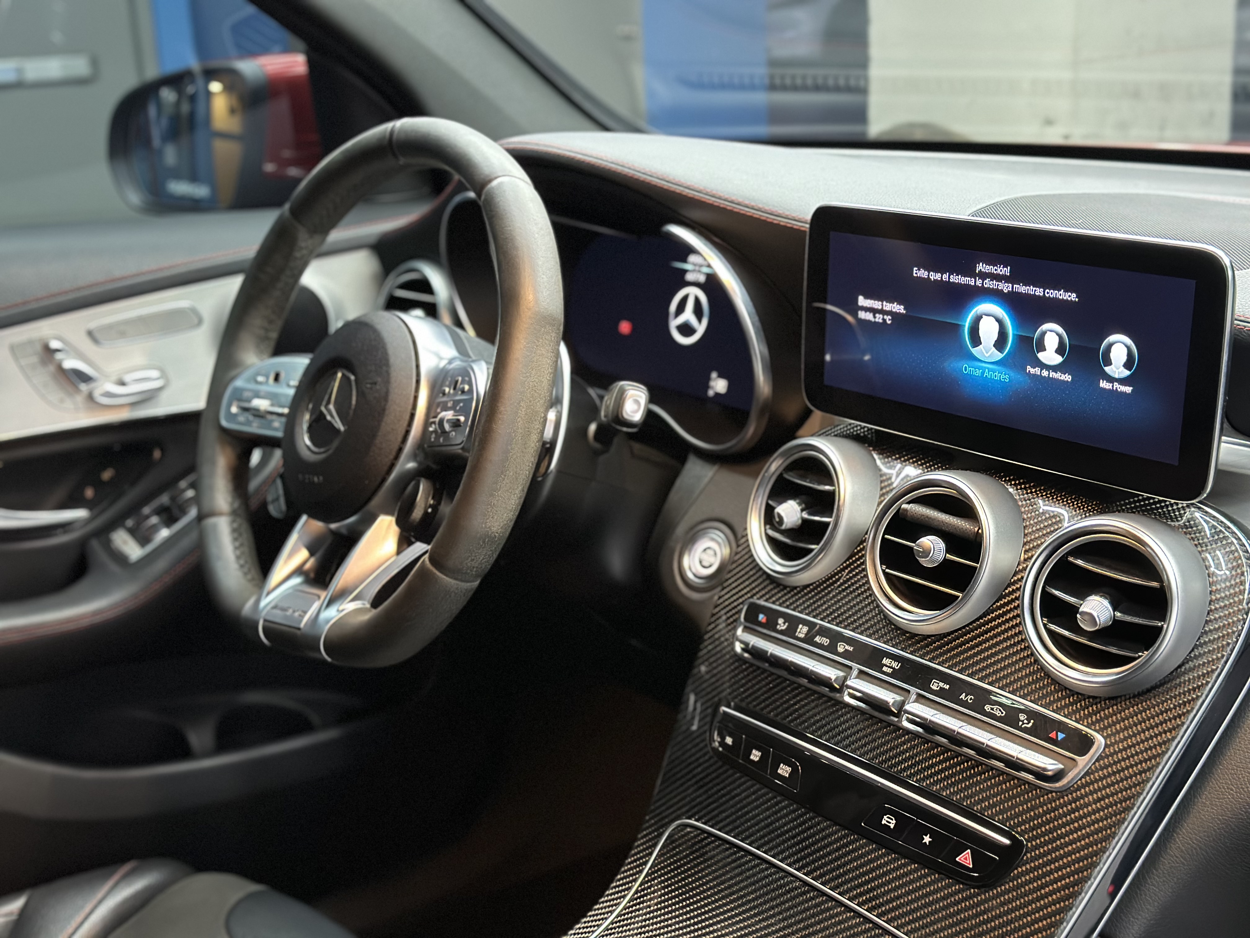 Mercedes-Benz Glc43 Amg — foto 15 de 17