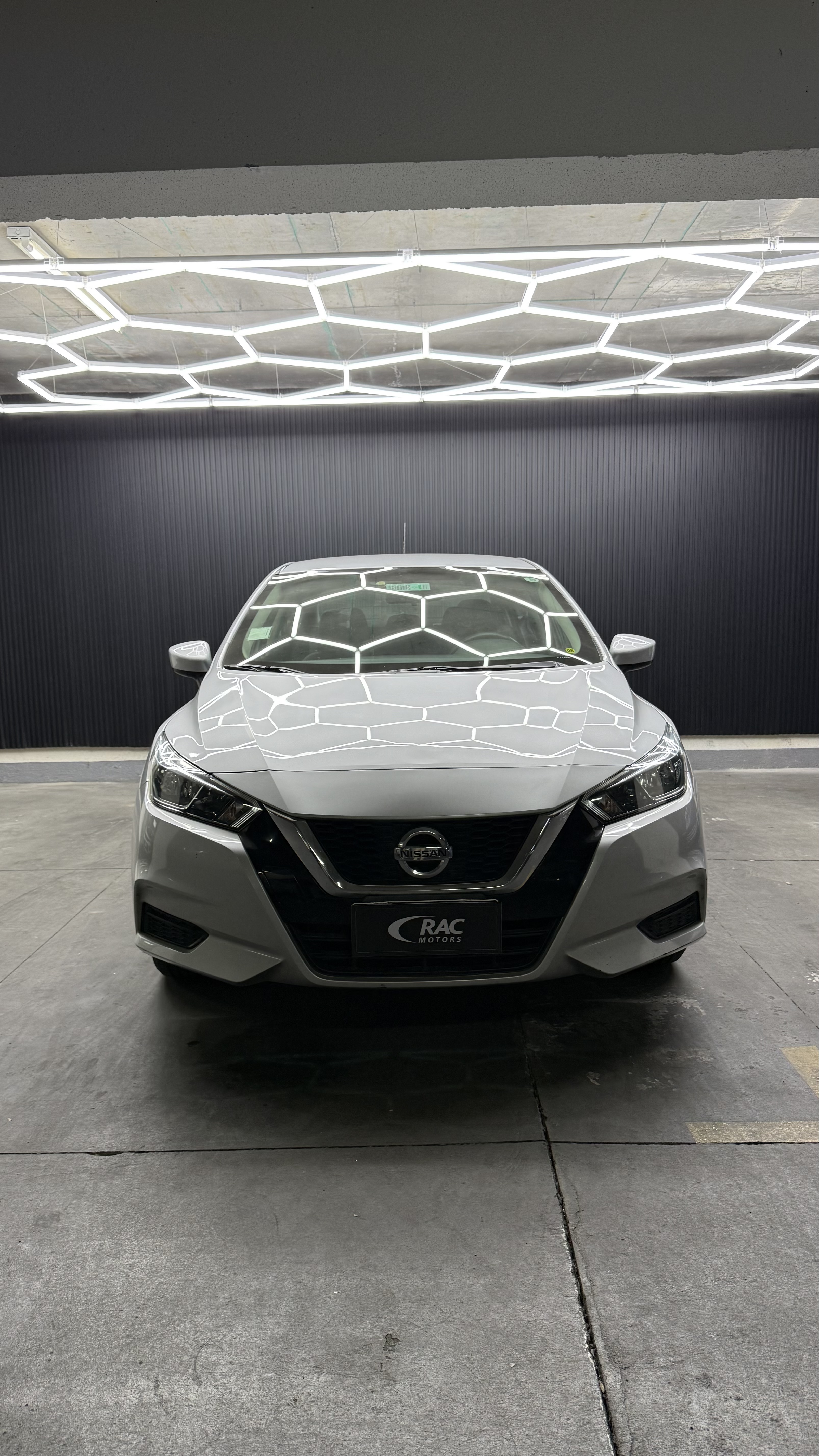 Nissan Versa 2021 — foto 2