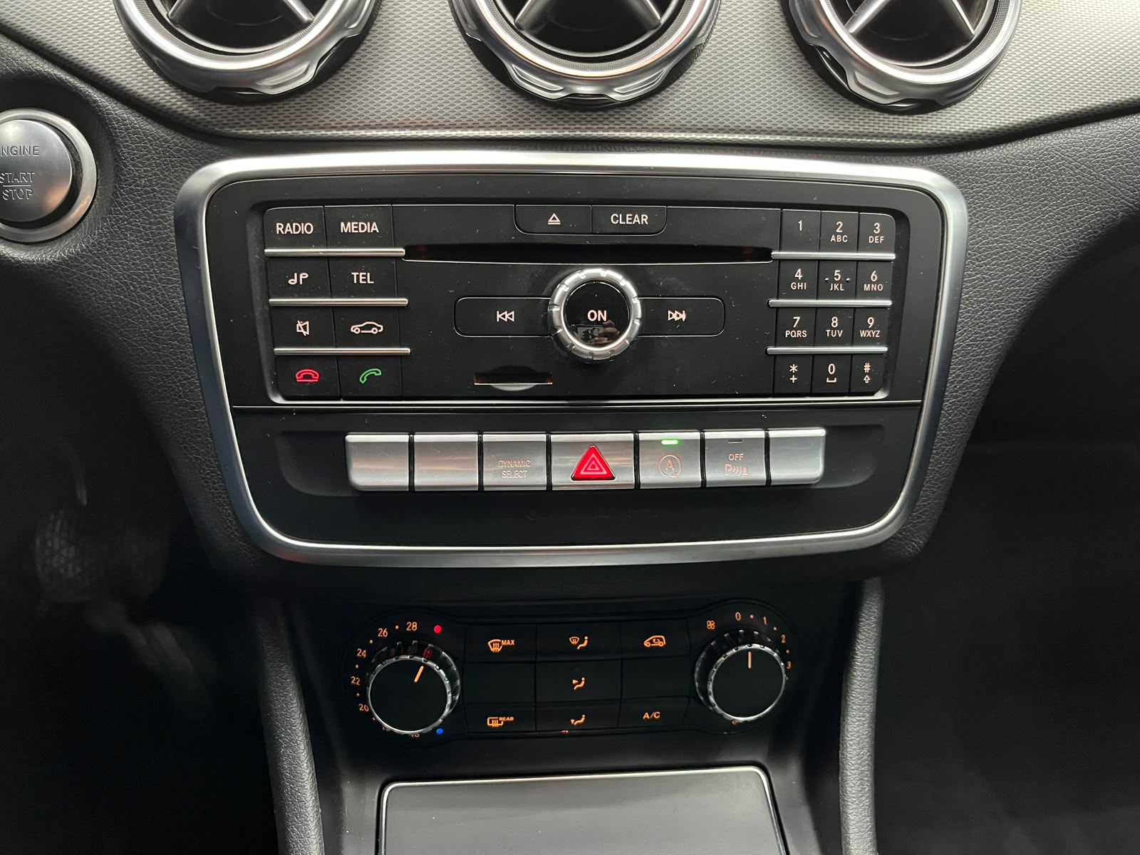 Mercedes-Benz Gla200 — foto 8 de 17