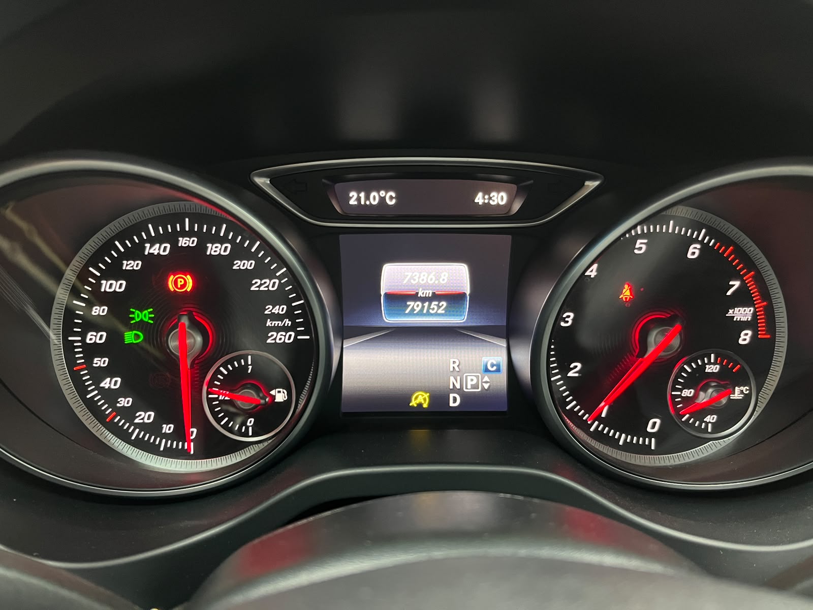 Mercedes-Benz Gla200 — foto 10 de 17