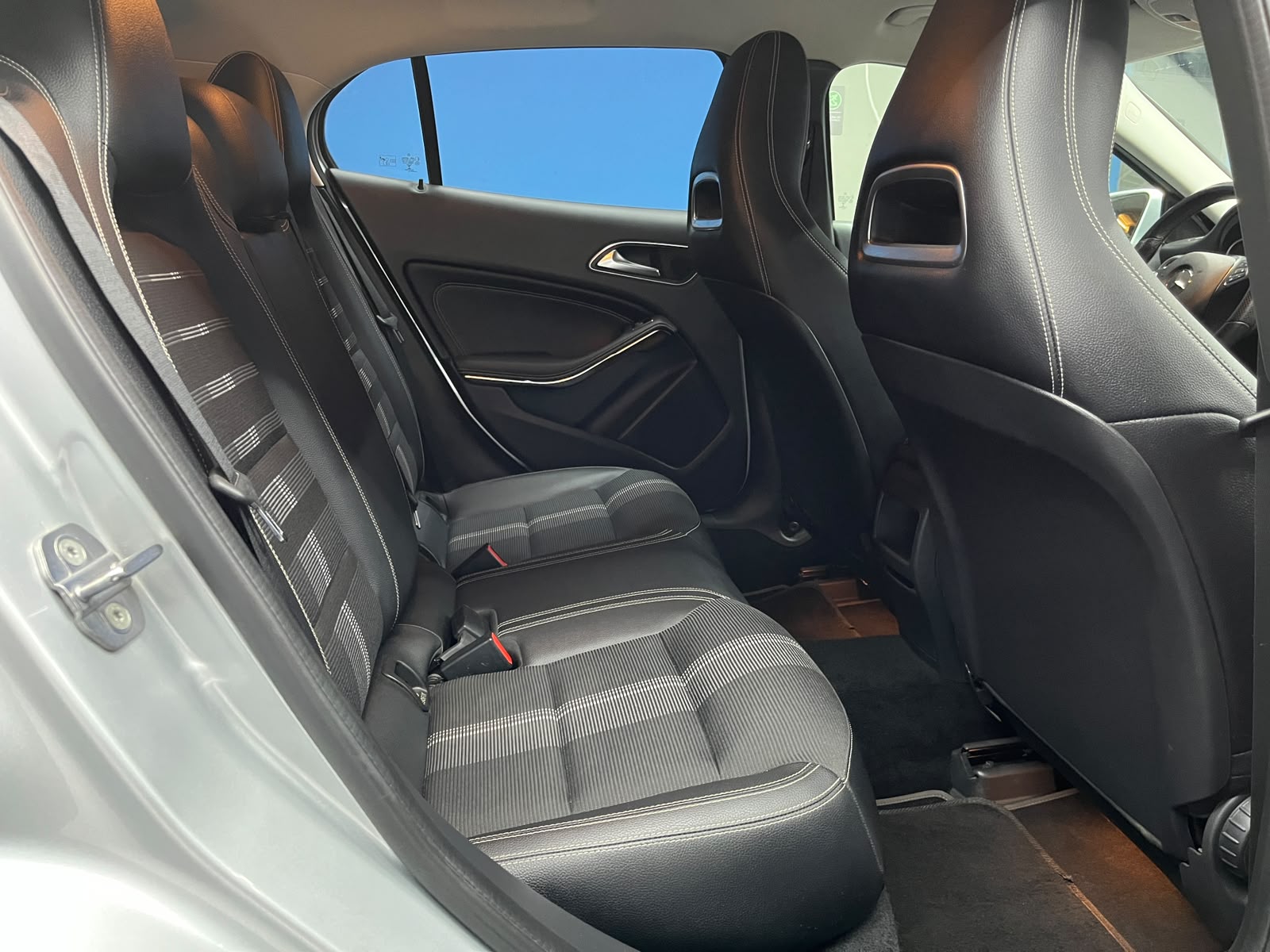 Mercedes-Benz Gla200 — foto 13 de 17
