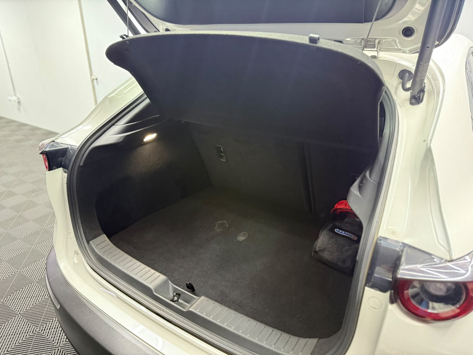 Mazda CX-30 — foto 11 de 15