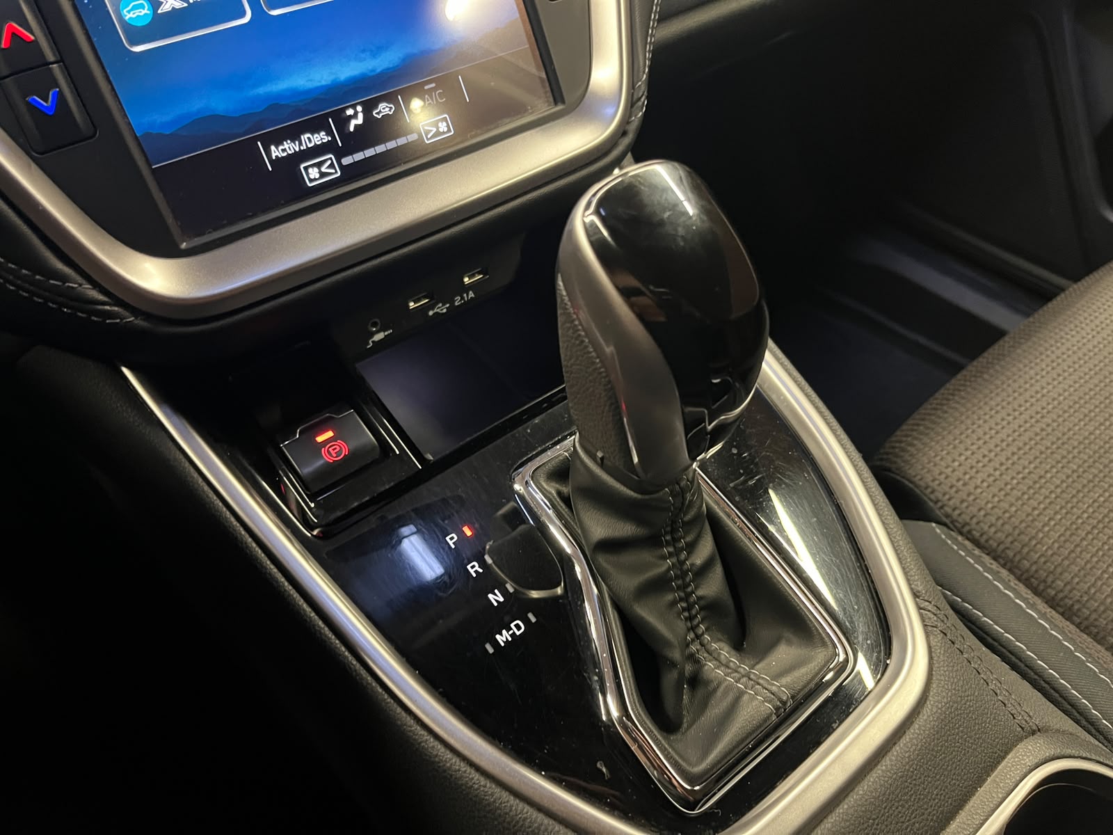Subaru Outback — foto 10 de 15