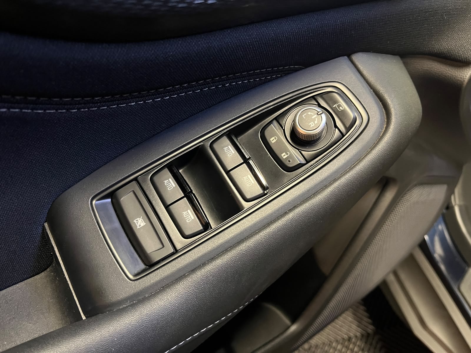 Subaru Outback — foto 11 de 15
