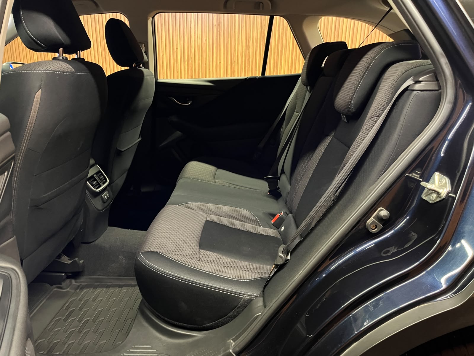 Subaru Outback — foto 13 de 15
