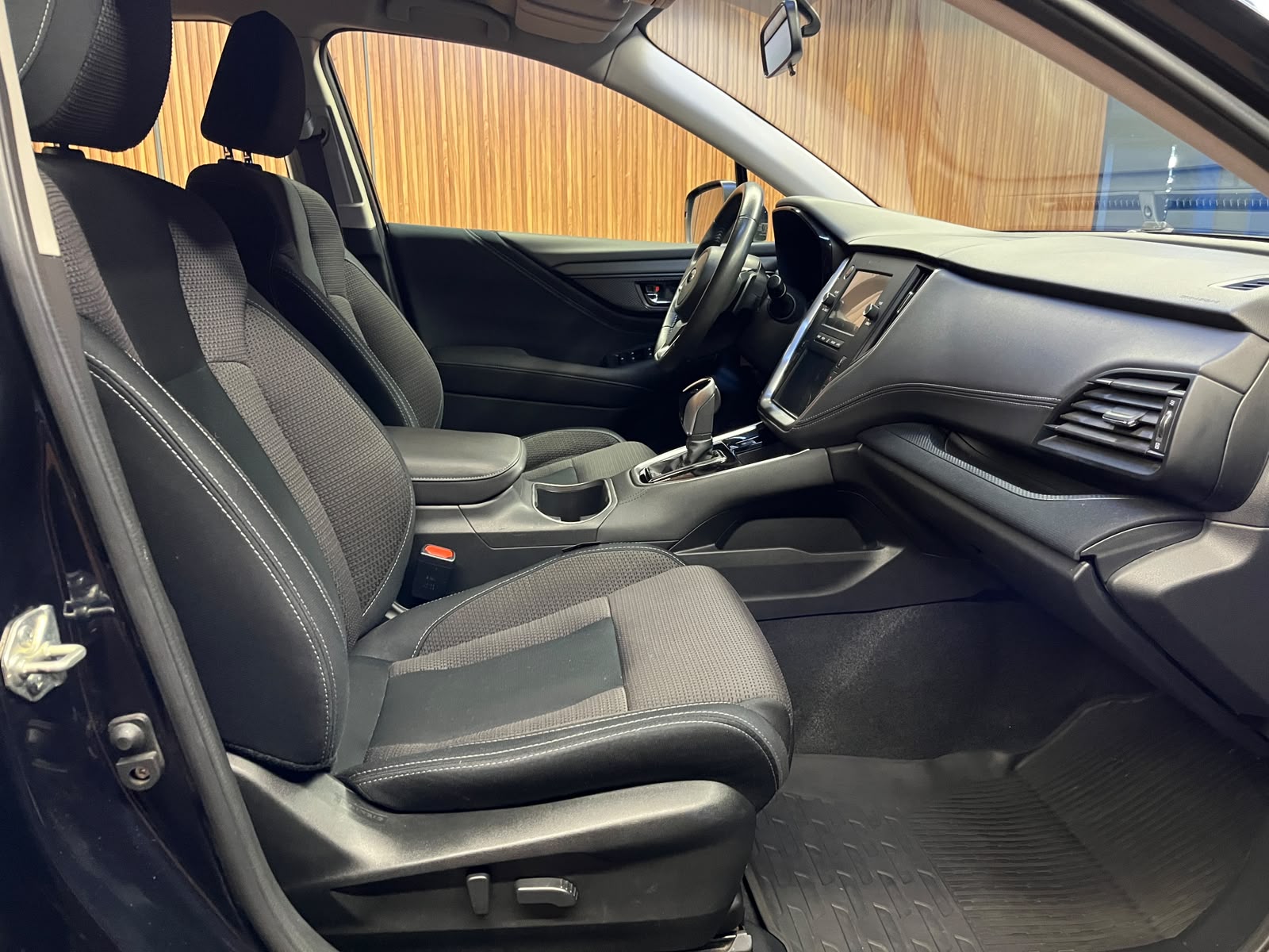 Subaru Outback — foto 15 de 15