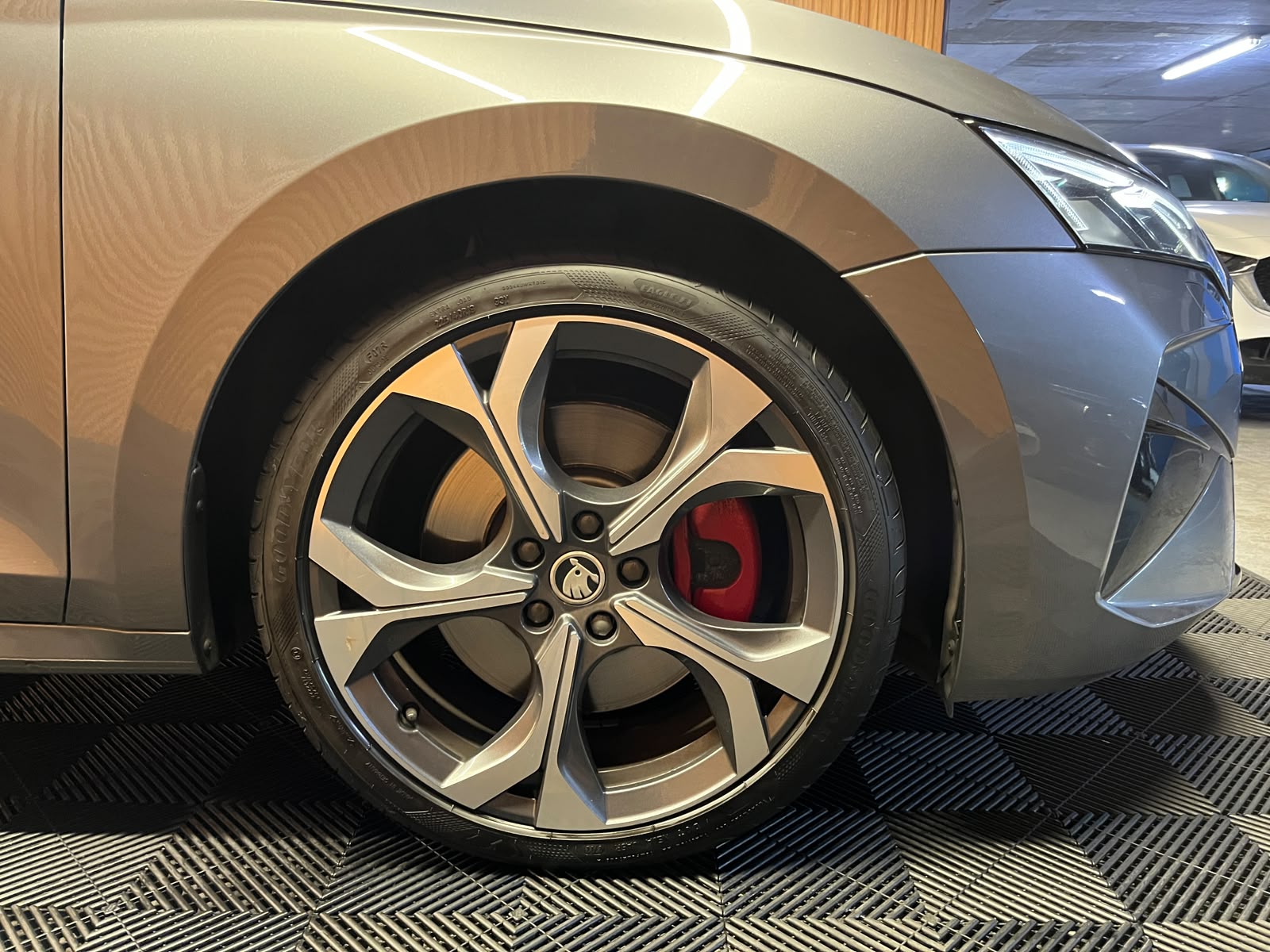 Škoda Octavia — foto 8 de 16