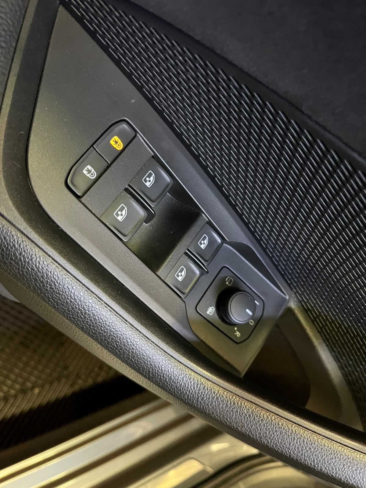 Škoda Octavia — foto 13 de 16