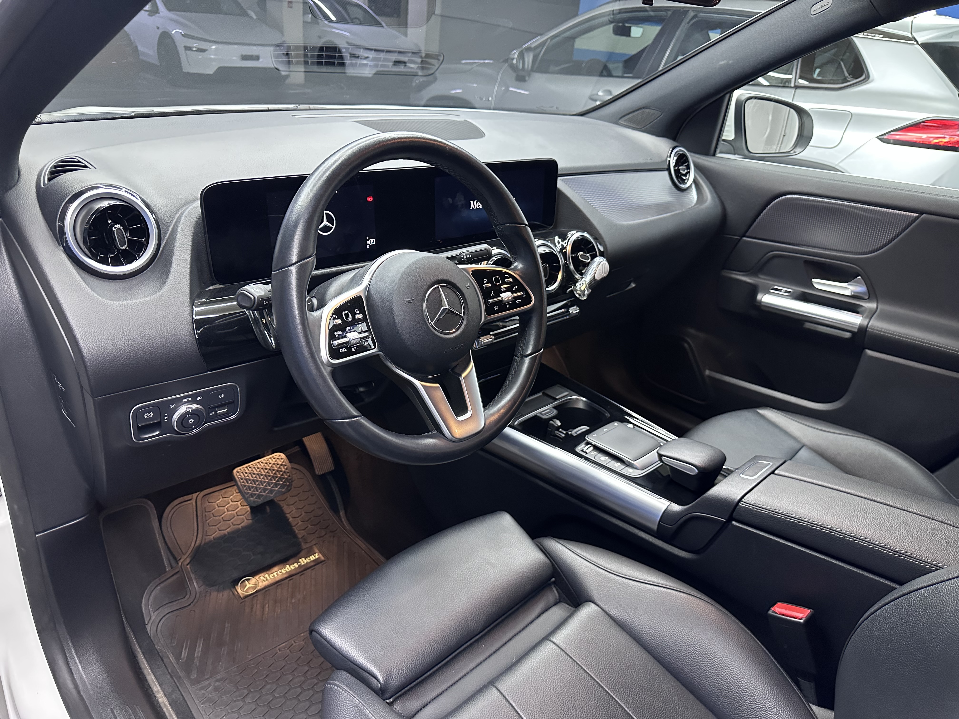 Mercedes-Benz Gla200 — foto 7 de 19