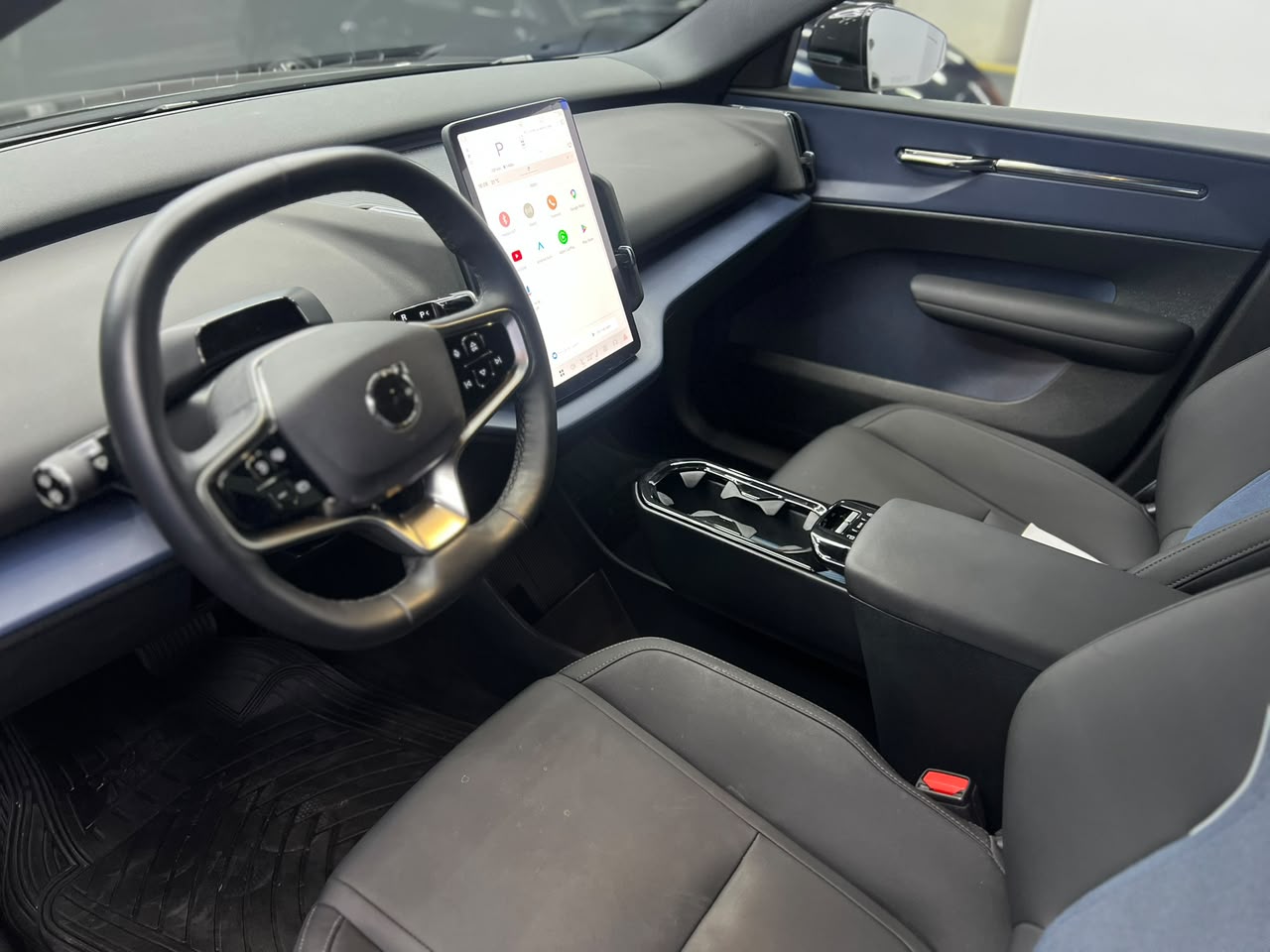 Volvo Ex30 — foto 7 de 13