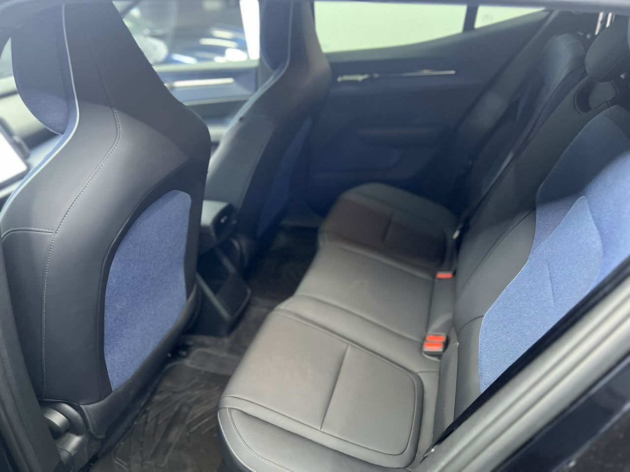 Volvo Ex30 — foto 10 de 13