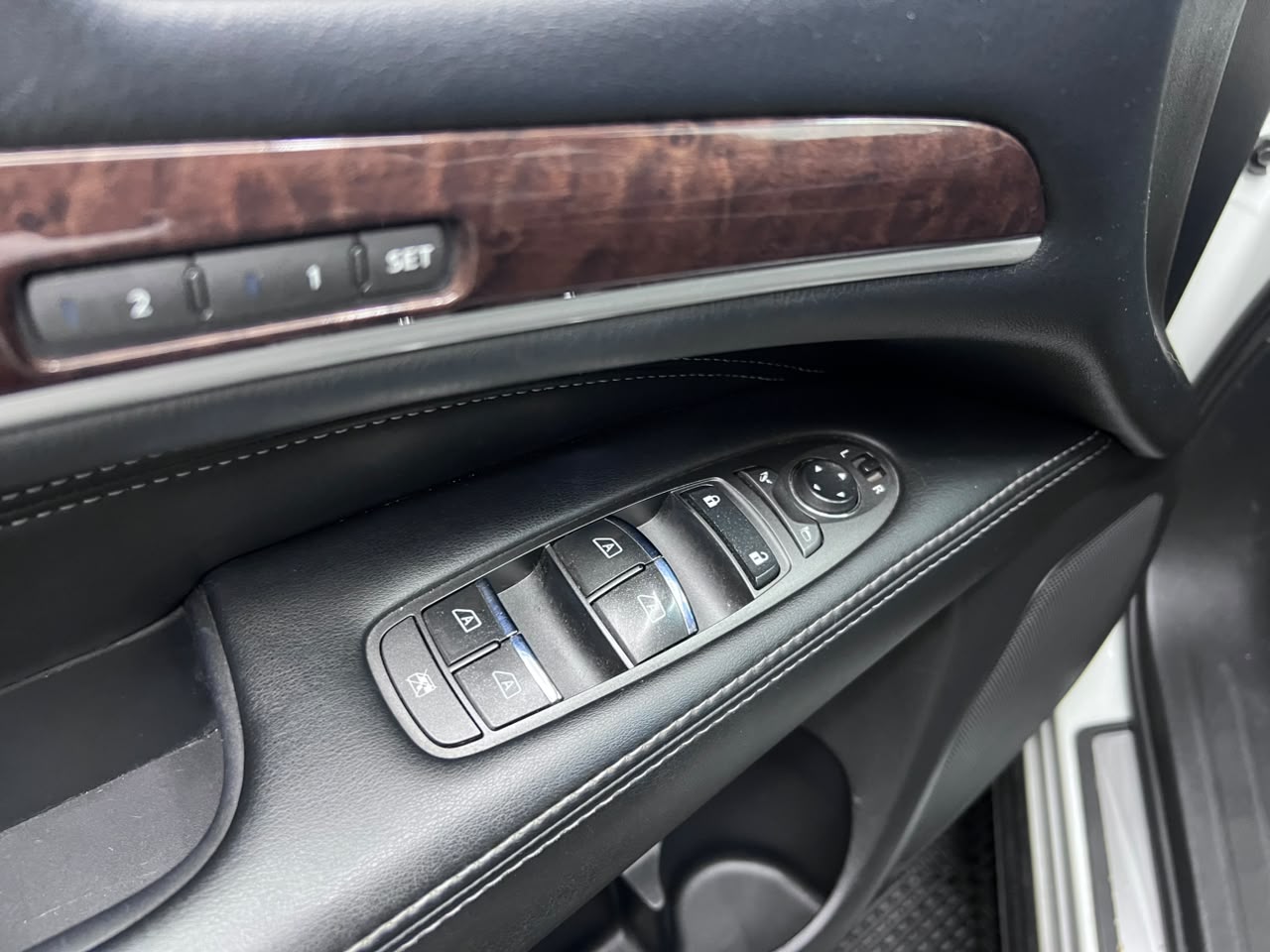 Infiniti Qx60 — foto 9 de 17
