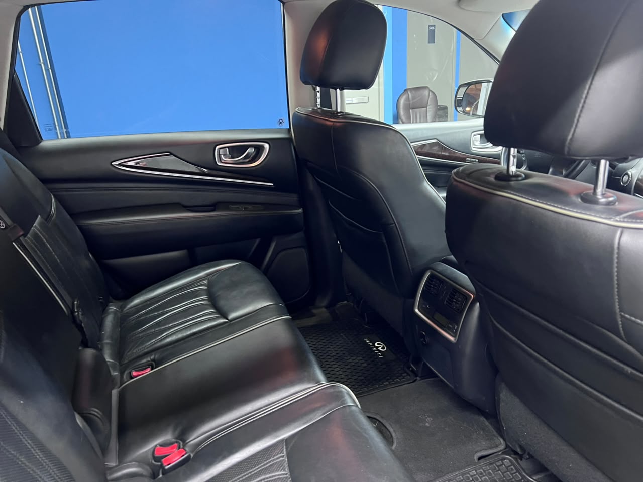 Infiniti Qx60 — foto 15 de 17
