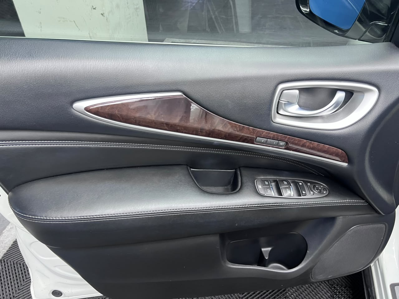 Infiniti Qx60 — foto 16 de 17
