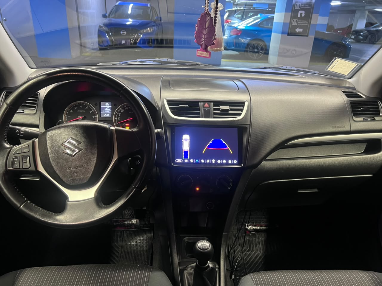Suzuki Swift — foto 9 de 14