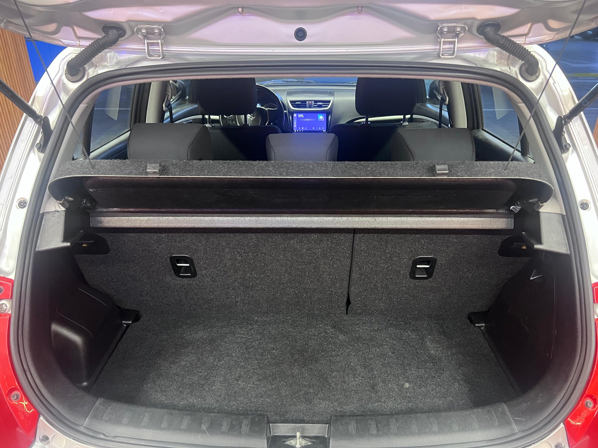 Suzuki Swift — foto 14 de 14