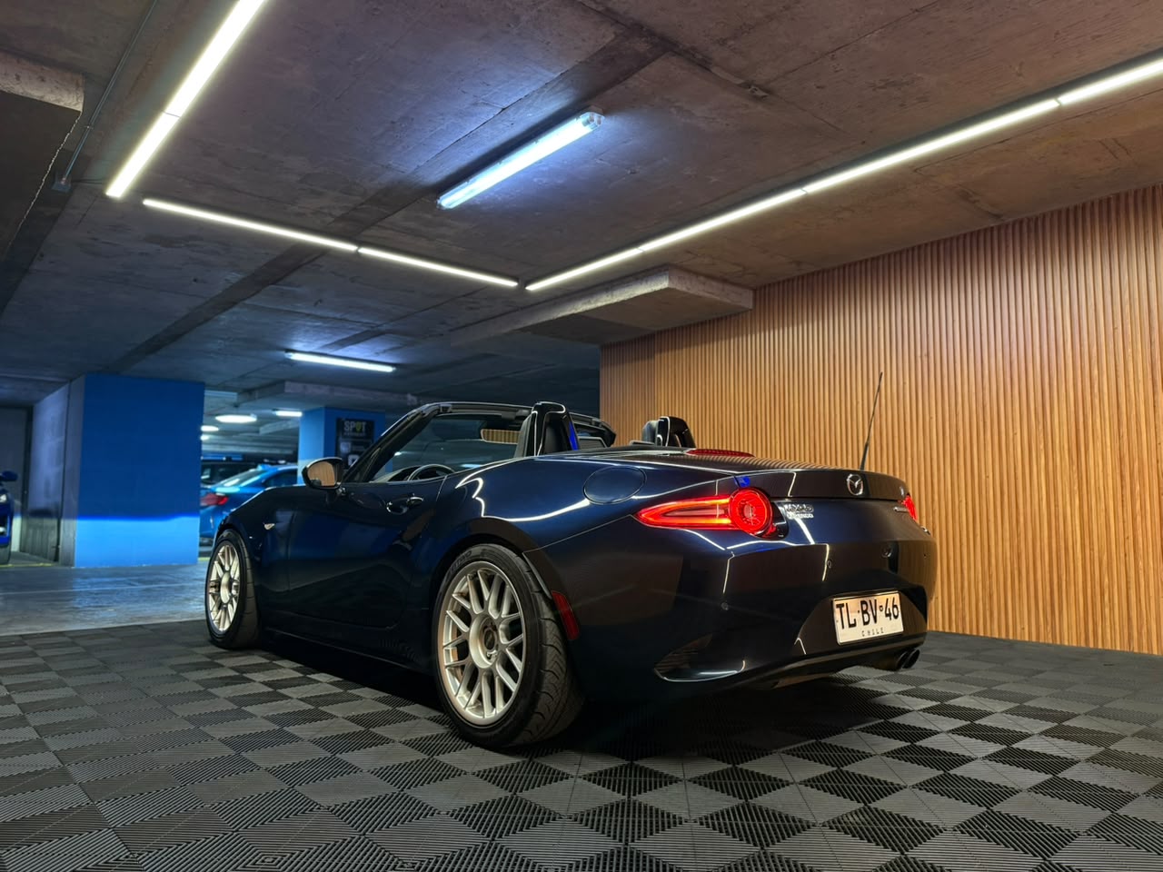 Mazda Mx-5 — foto 8 de 21